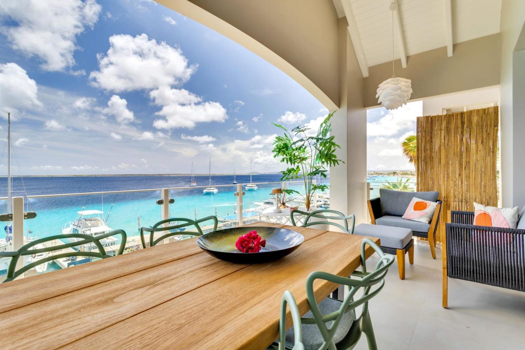 Las Dunas with Stunning Sea View and Shared Pool