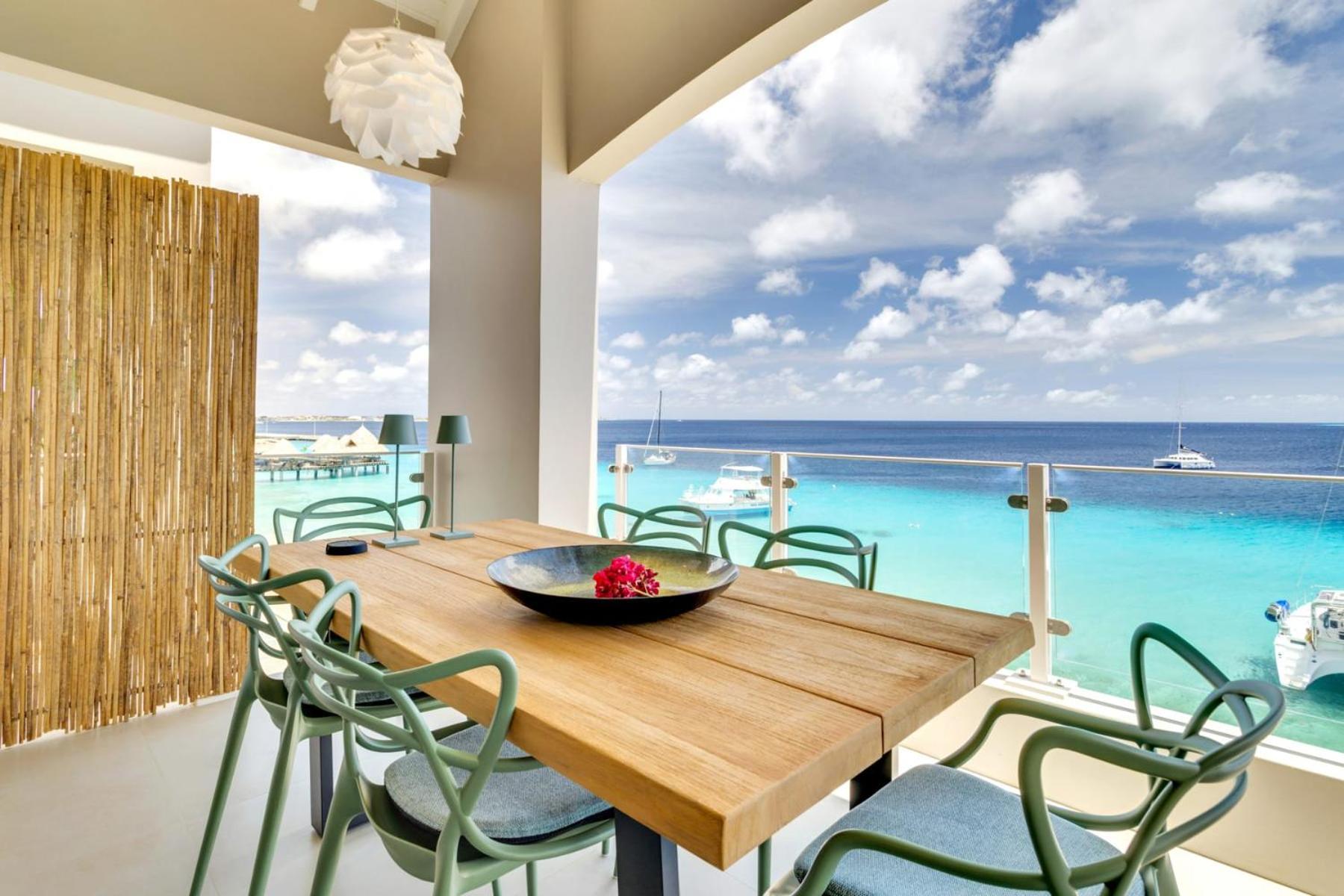 Las Dunas with Stunning Sea View and Shared Pool