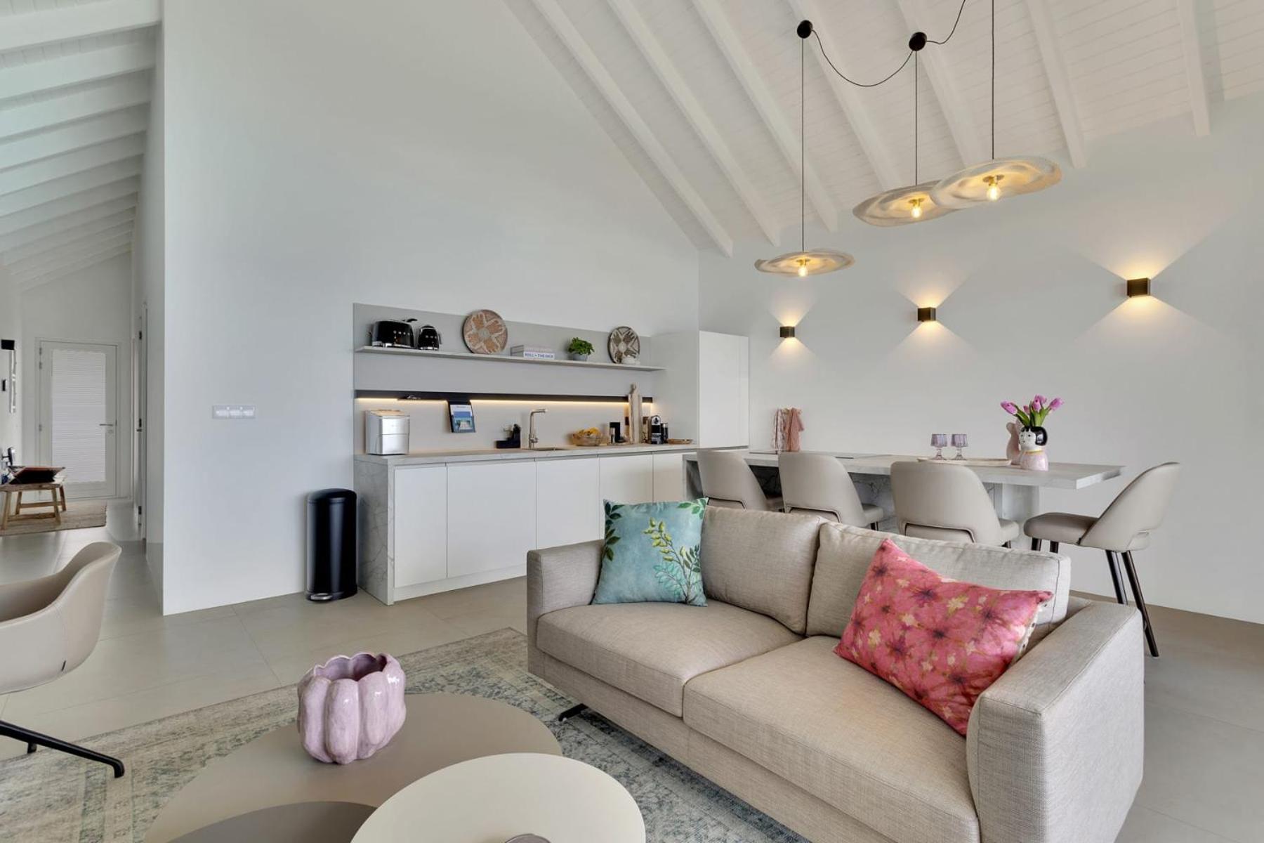 Las Dunas with Stunning Sea View and Shared Pool