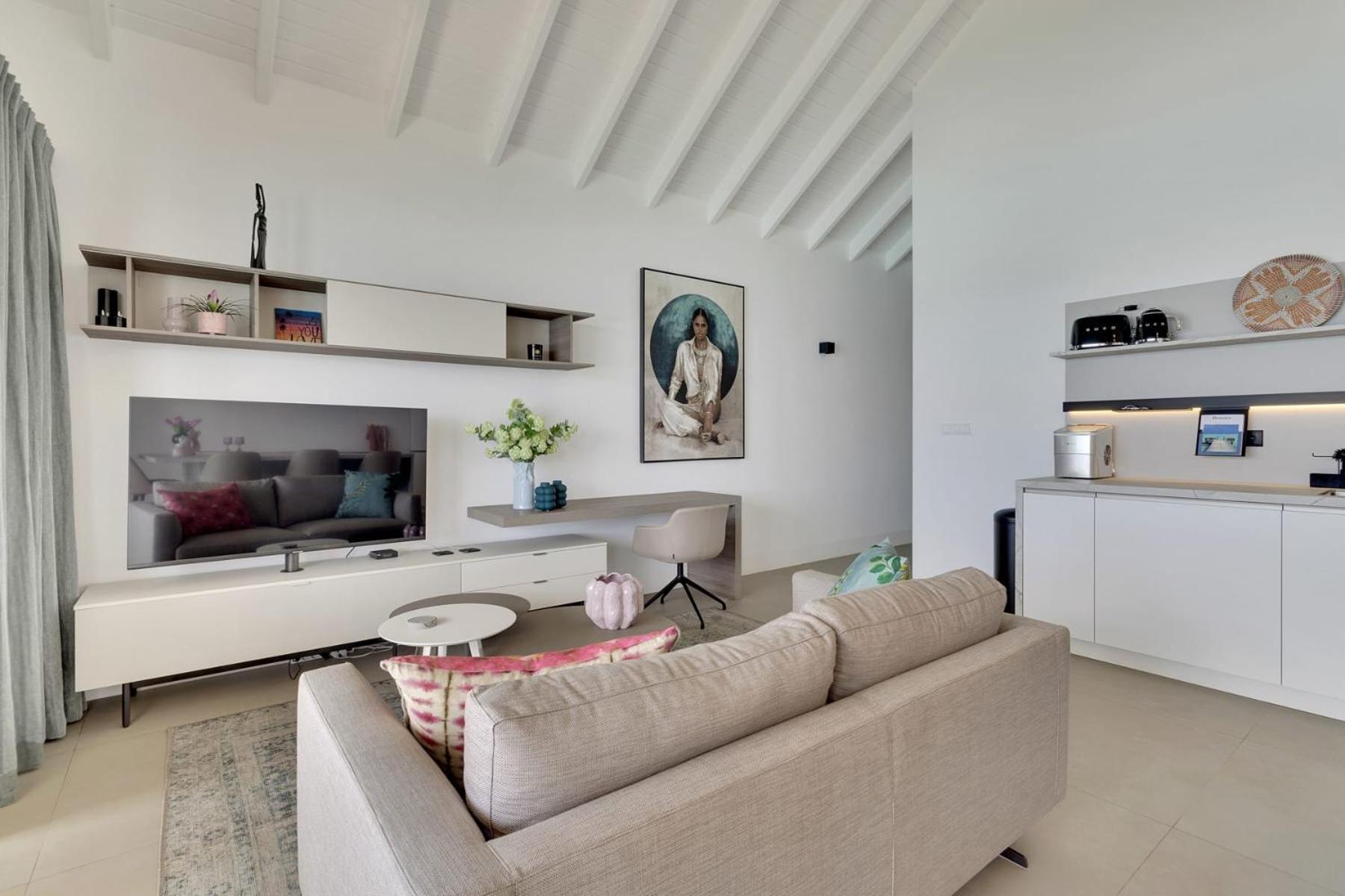 Las Dunas with Stunning Sea View and Shared Pool