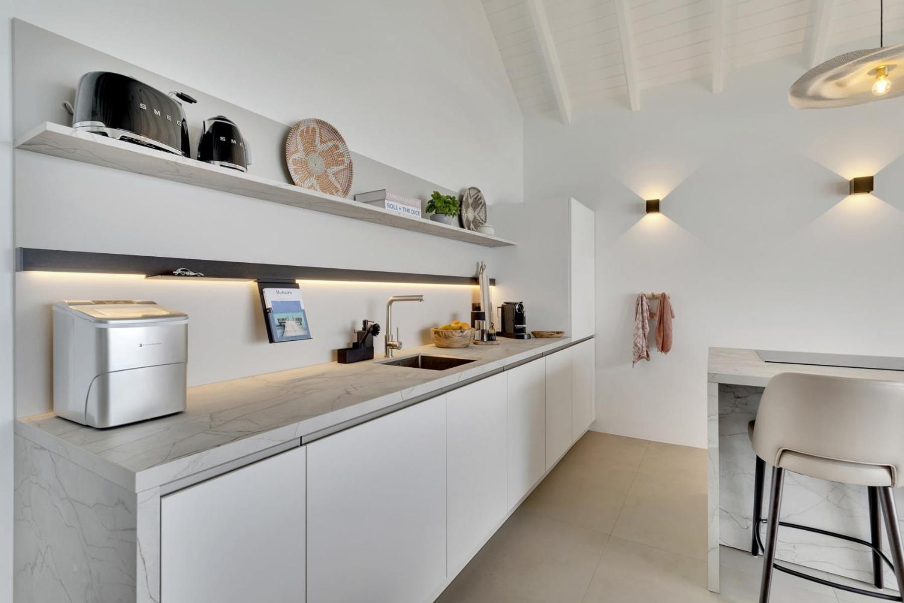 Las Dunas with Stunning Sea View and Shared Pool