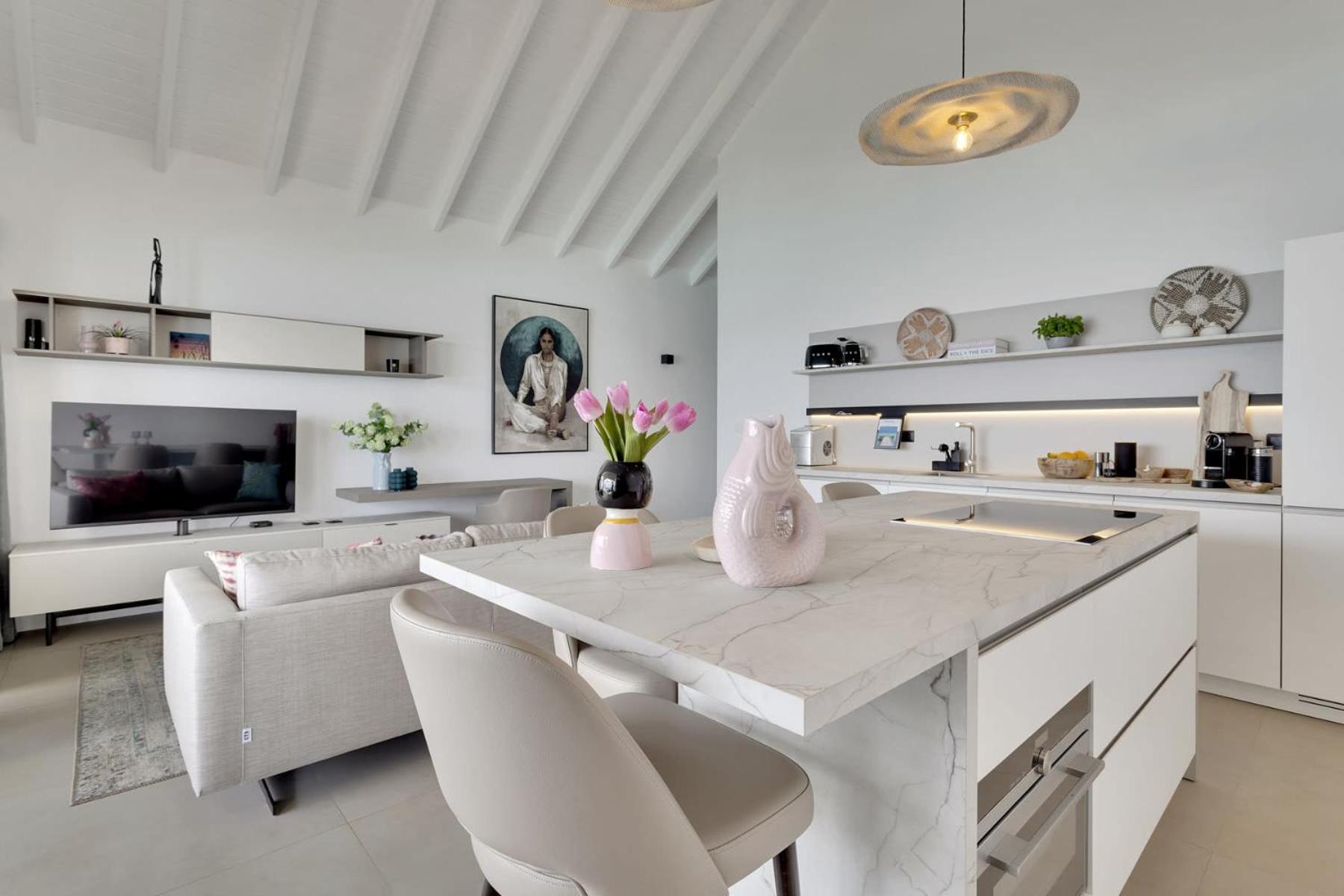 Las Dunas with Stunning Sea View and Shared Pool