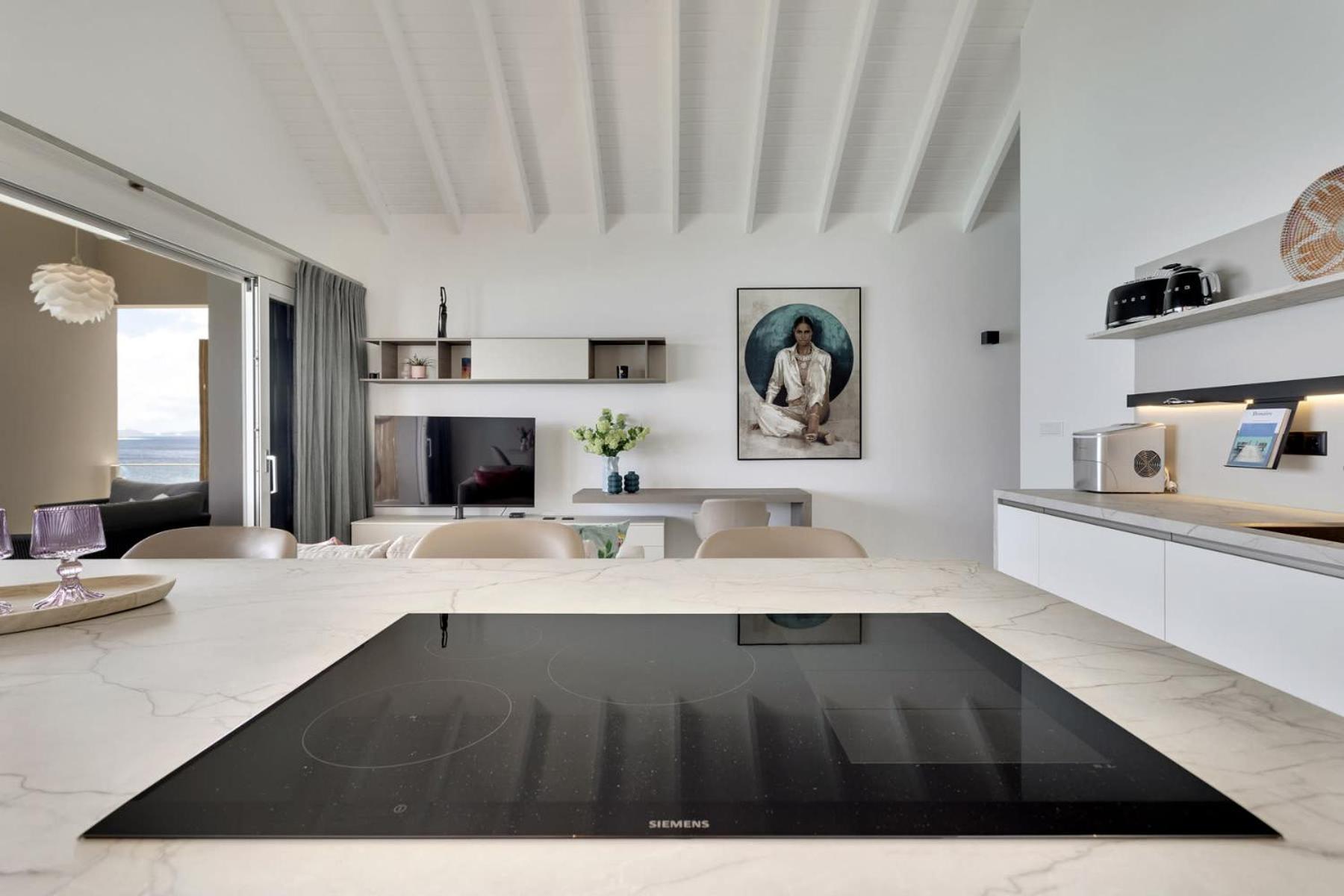 Las Dunas with Stunning Sea View and Shared Pool