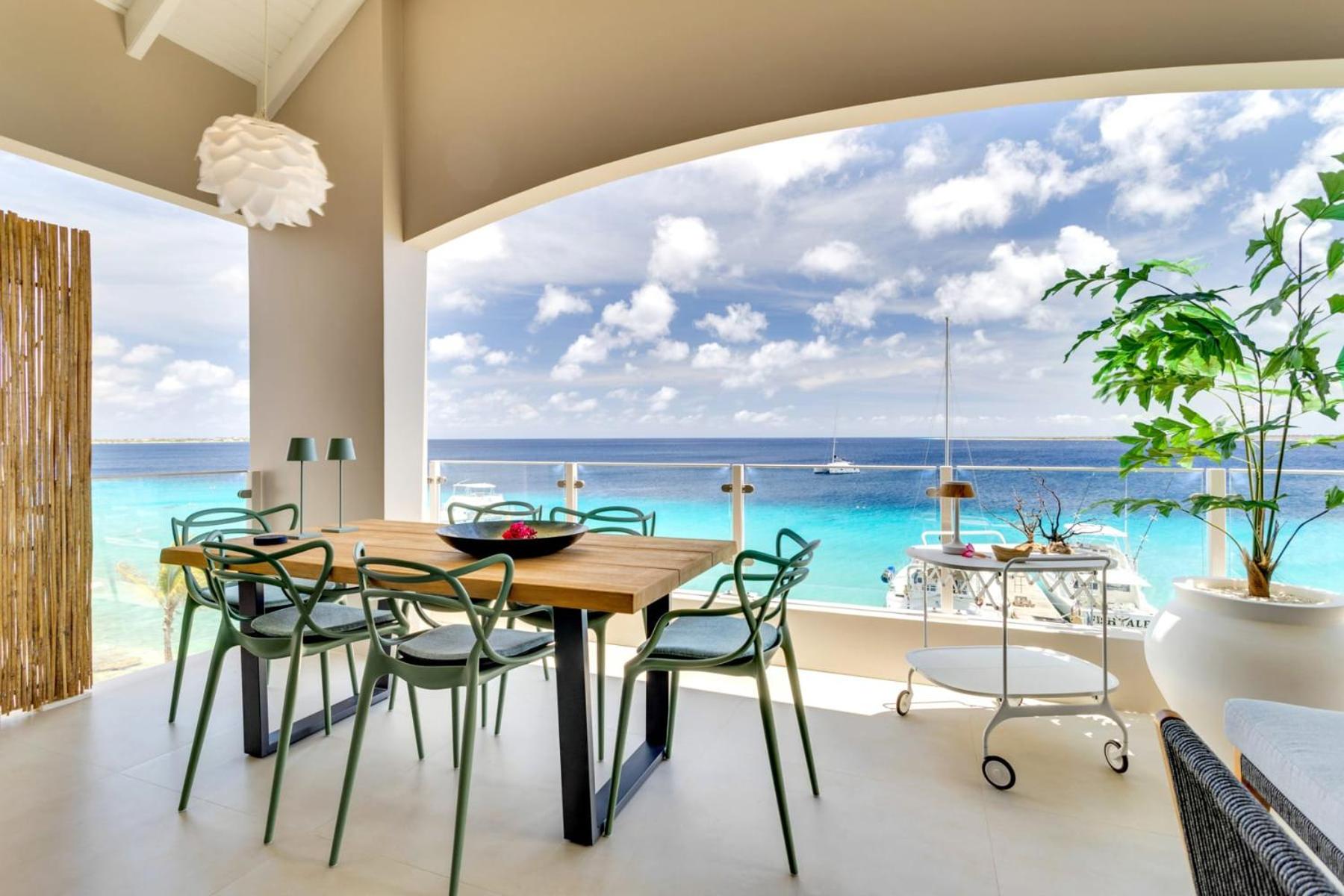 Las Dunas with Stunning Sea View and Shared Pool