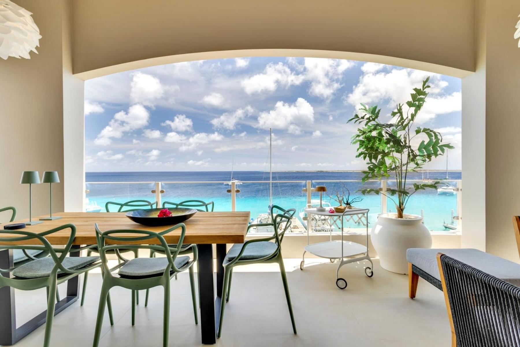 Las Dunas with Stunning Sea View and Shared Pool