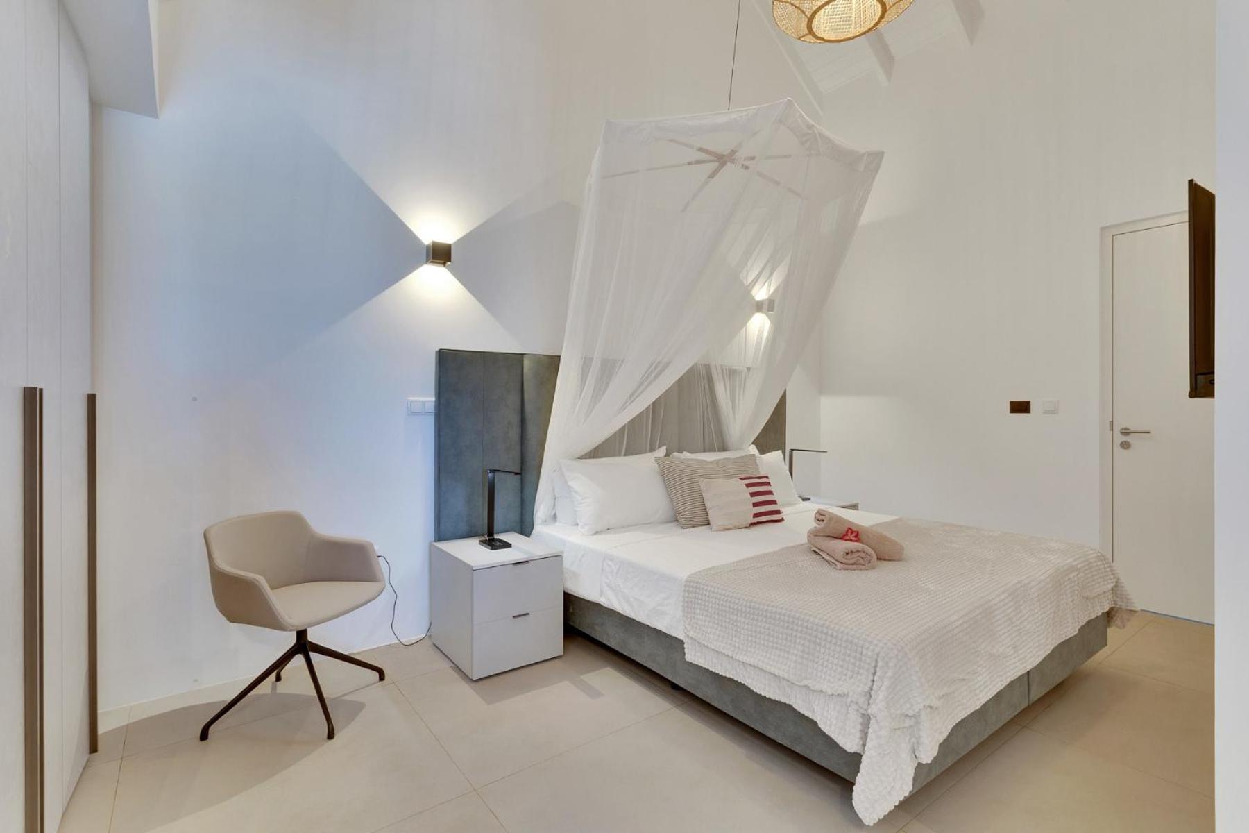 Las Dunas with Stunning Sea View and Shared Pool
