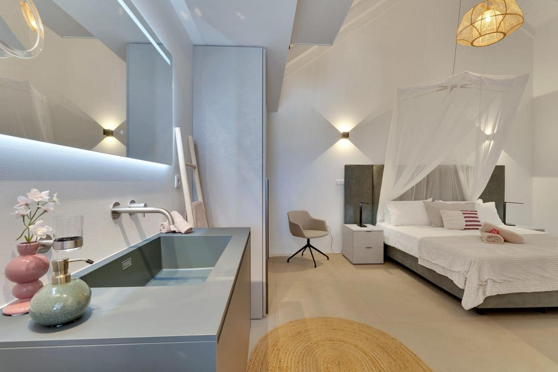 Las Dunas with Stunning Sea View and Shared Pool
