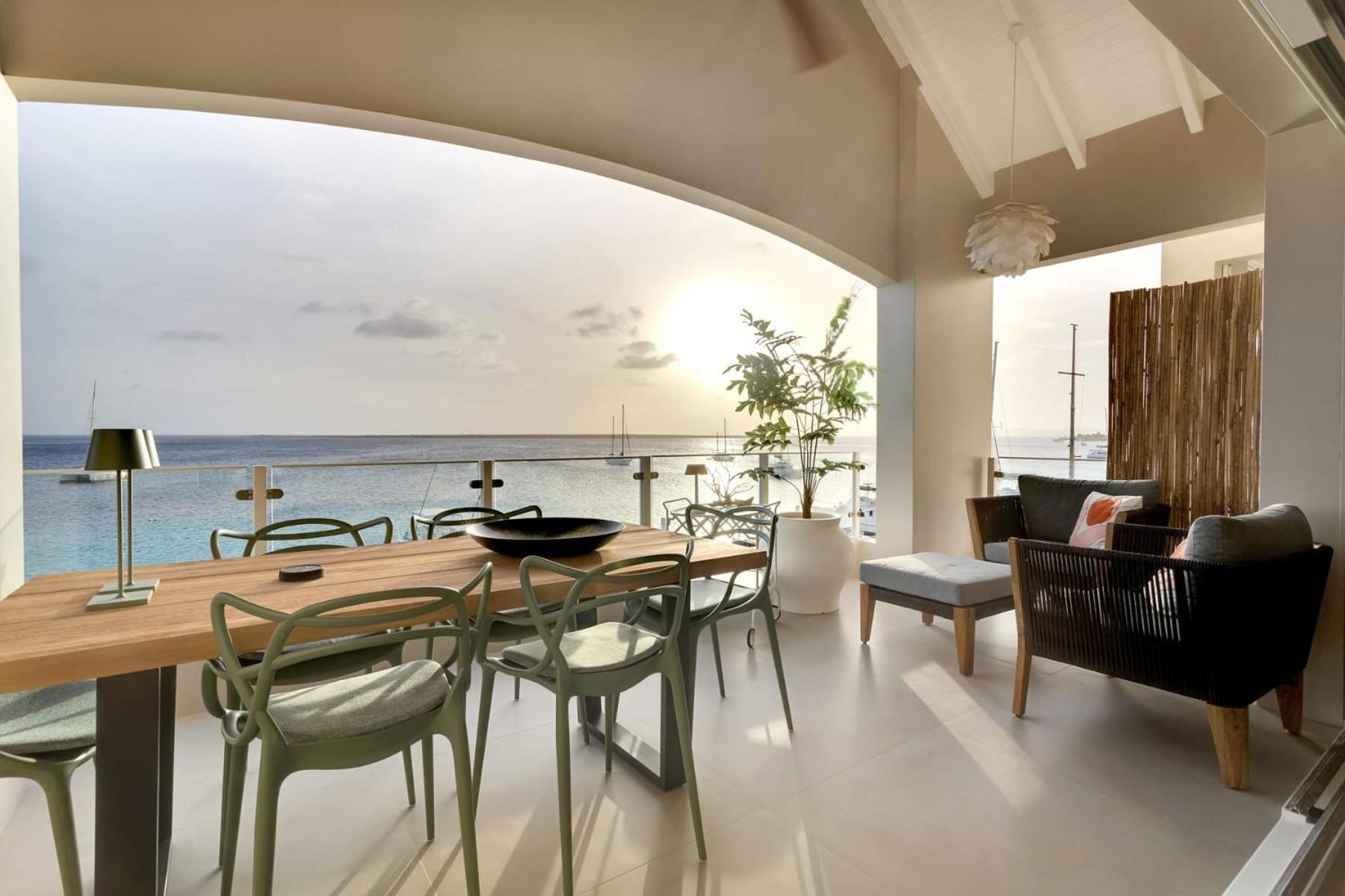 Las Dunas with Stunning Sea View and Shared Pool