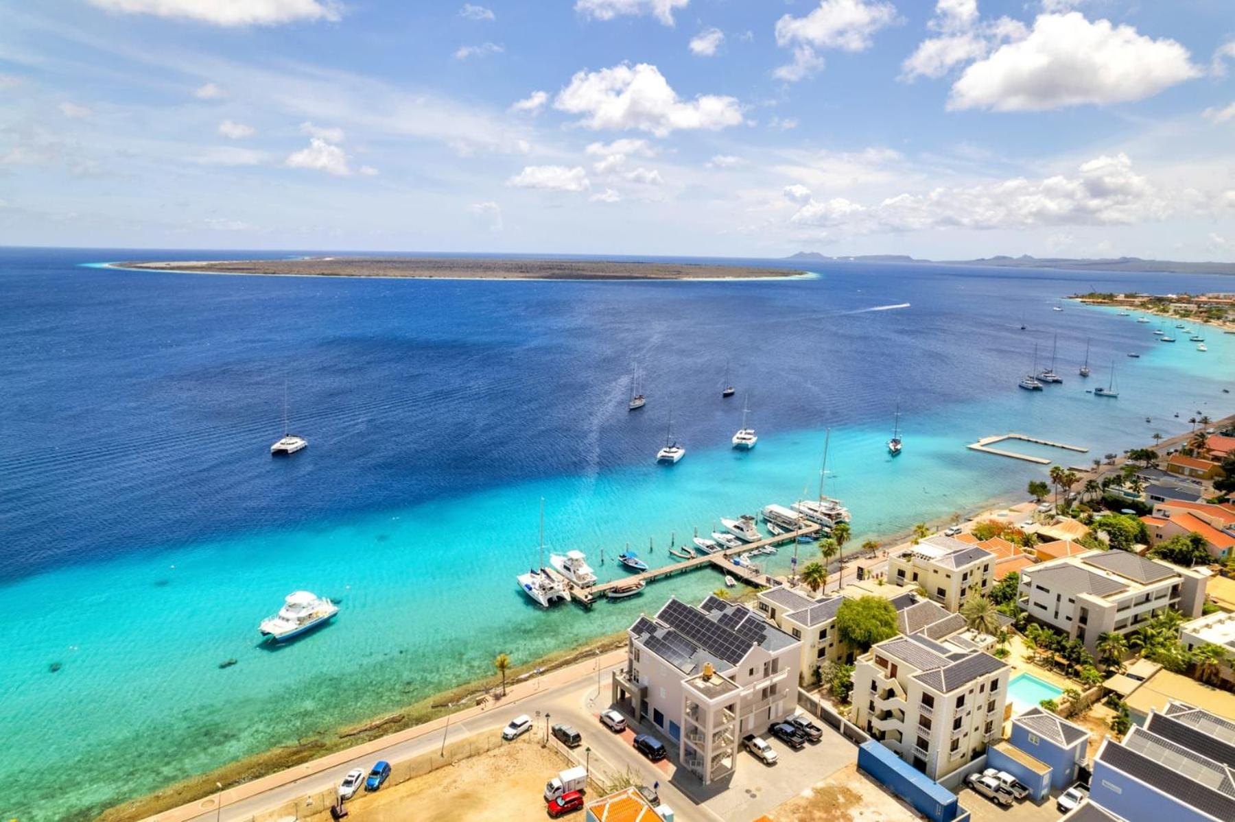 Las Dunas with Stunning Sea View and Shared Pool