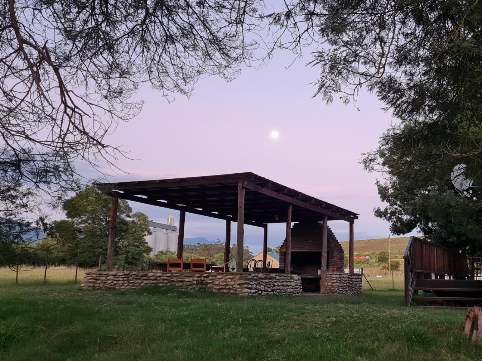 Blue Mountain Farm Lodge, Farm & Dam House view 3