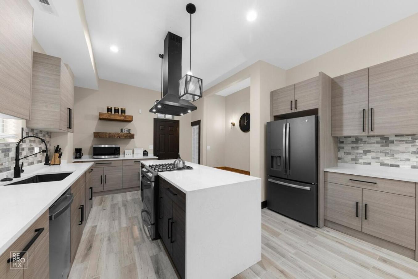 Romantic 3 Bed Home In The Heart Of The Park view 2
