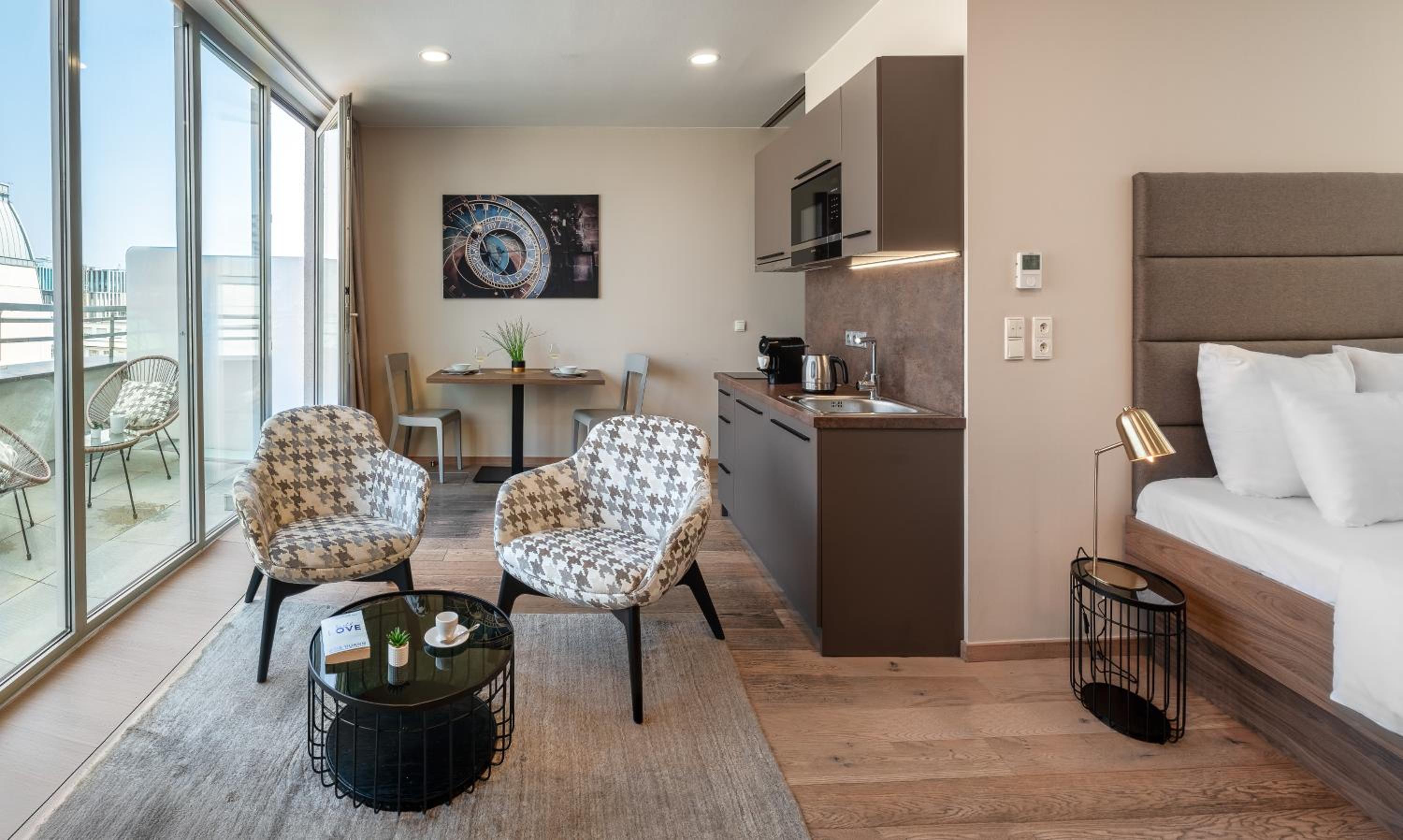 VN17 Rooftop Suites by Adrez
