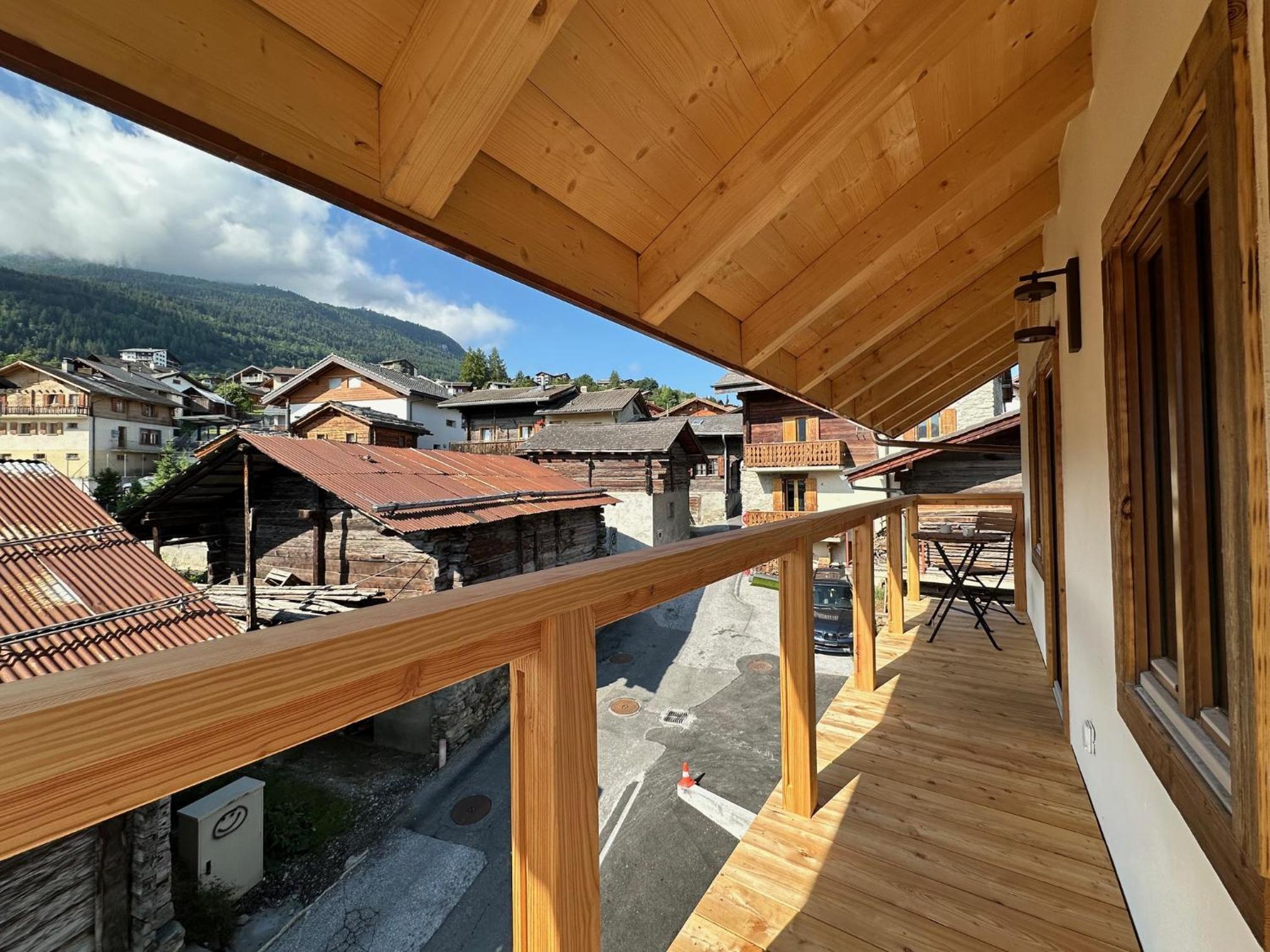 Pilanous Residence - E-Alpine Suite - Swiss Alps