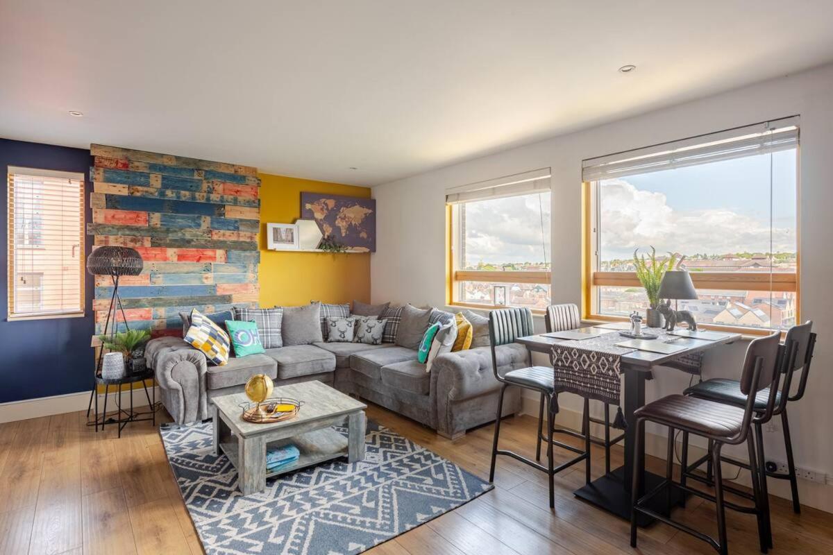 Waterfront 2 bed apartment with views over Ipswich view 3