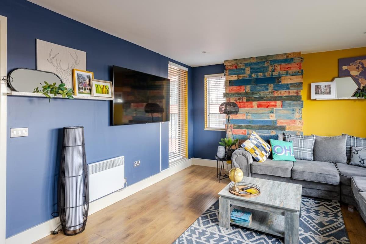 Waterfront 2 bed apartment with views over Ipswich view 4