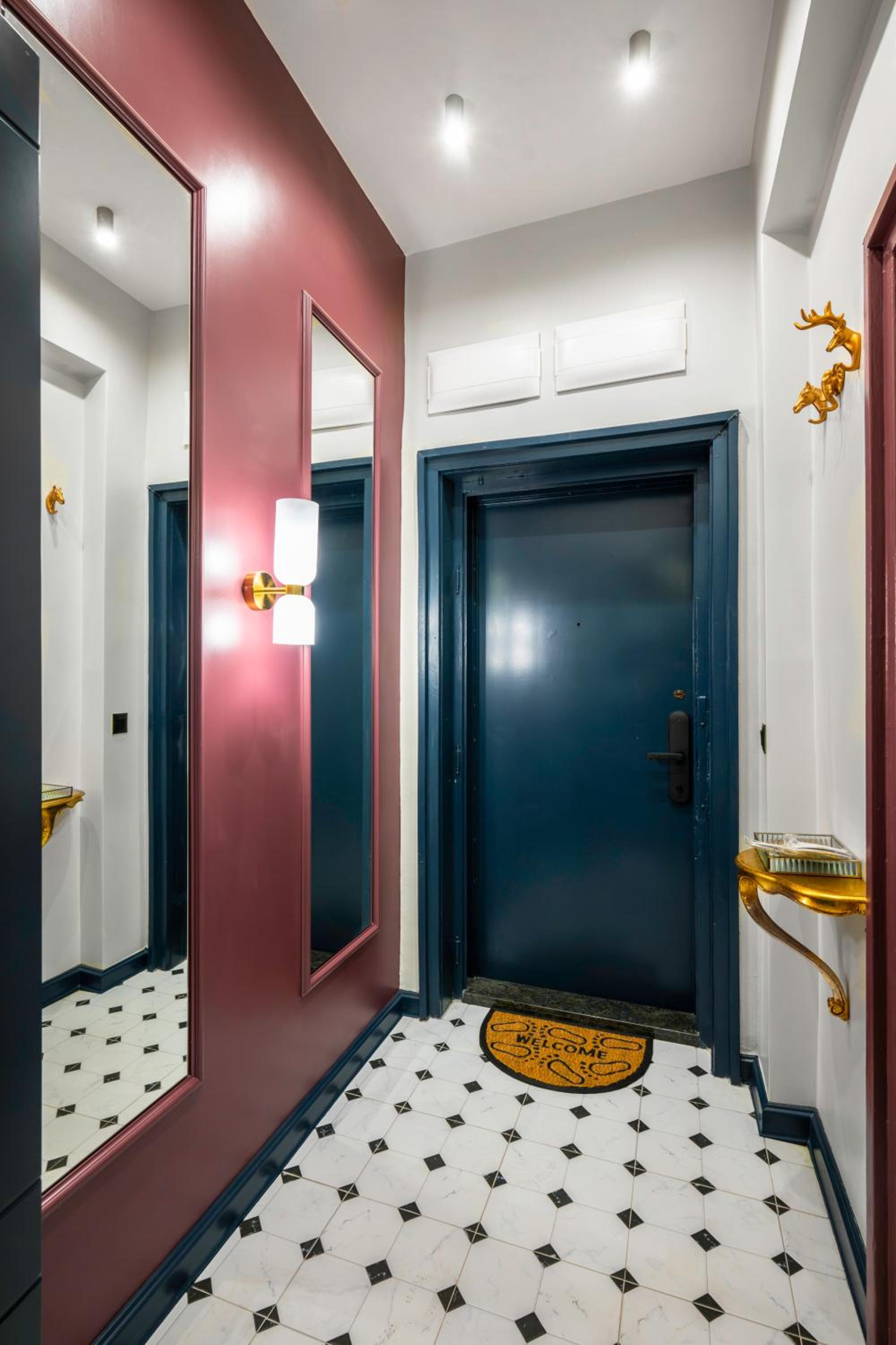 Royal Retreat - Your central designer spot by Flat Mаnager