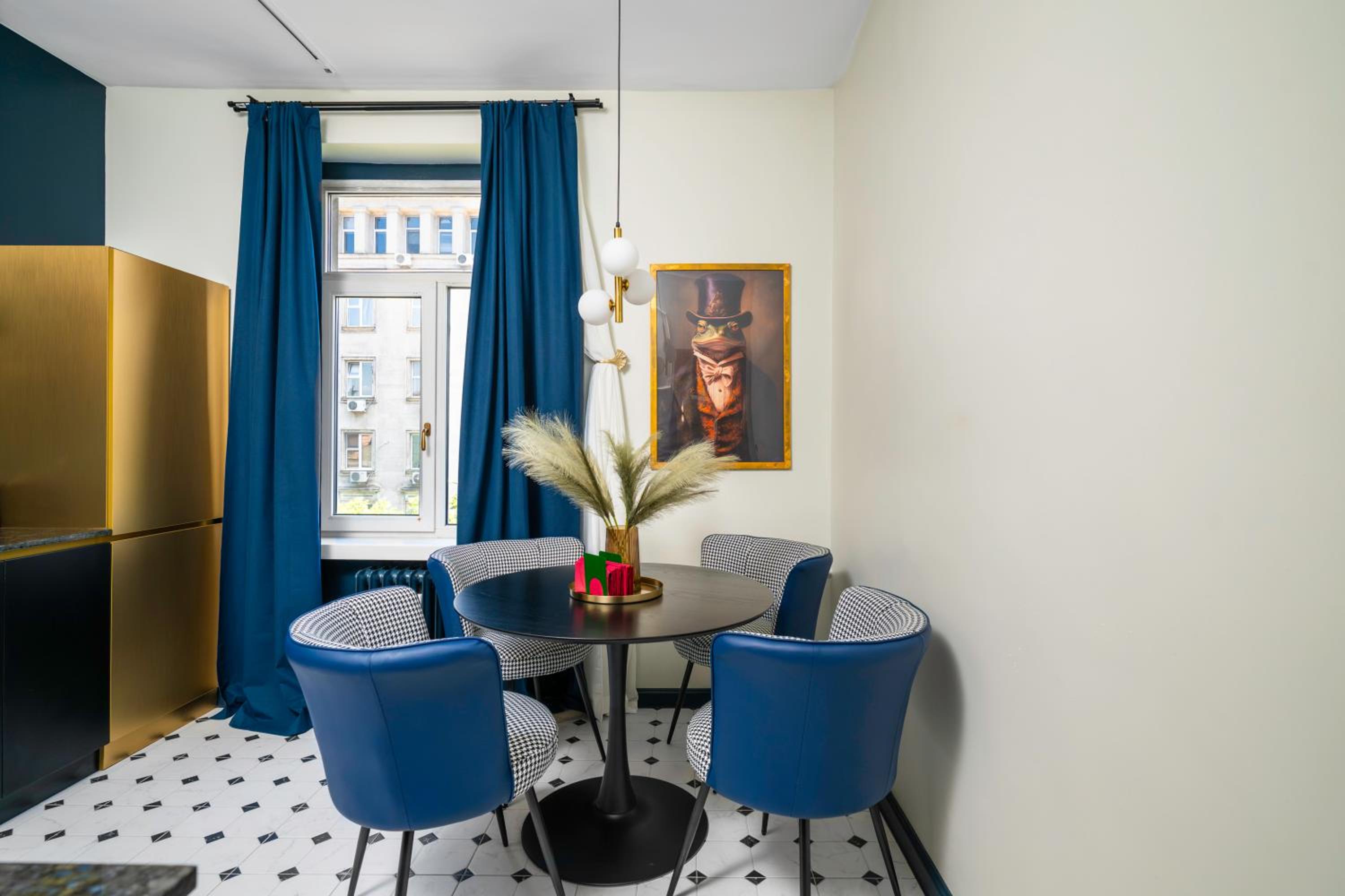 Royal Retreat - Your central designer spot by Flat Mаnager