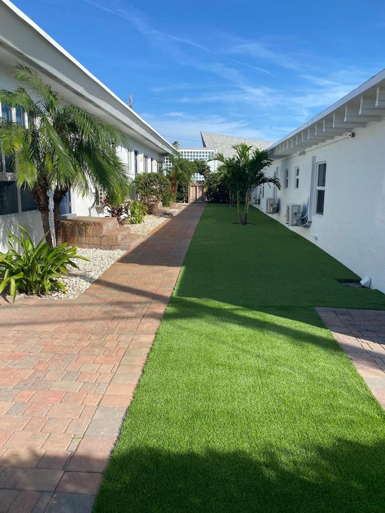 Few steps from the beach -Awesome 1br1ba view 3