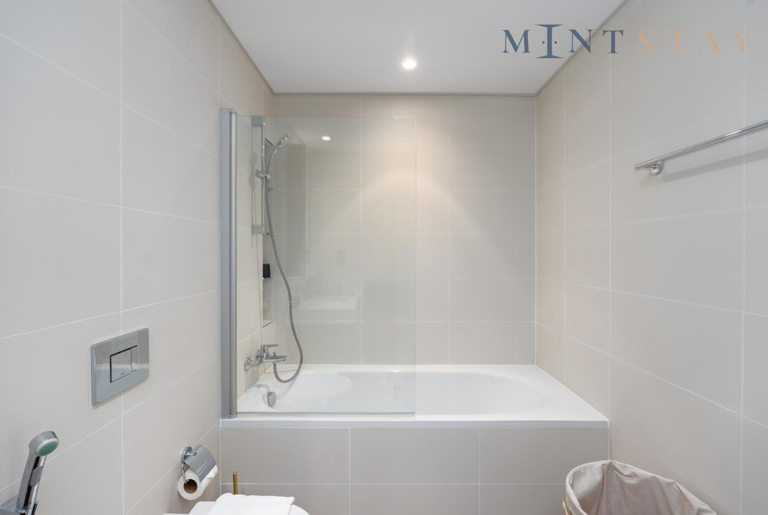 Beach Isle 2, Emaar Beachfront - Mint Stay