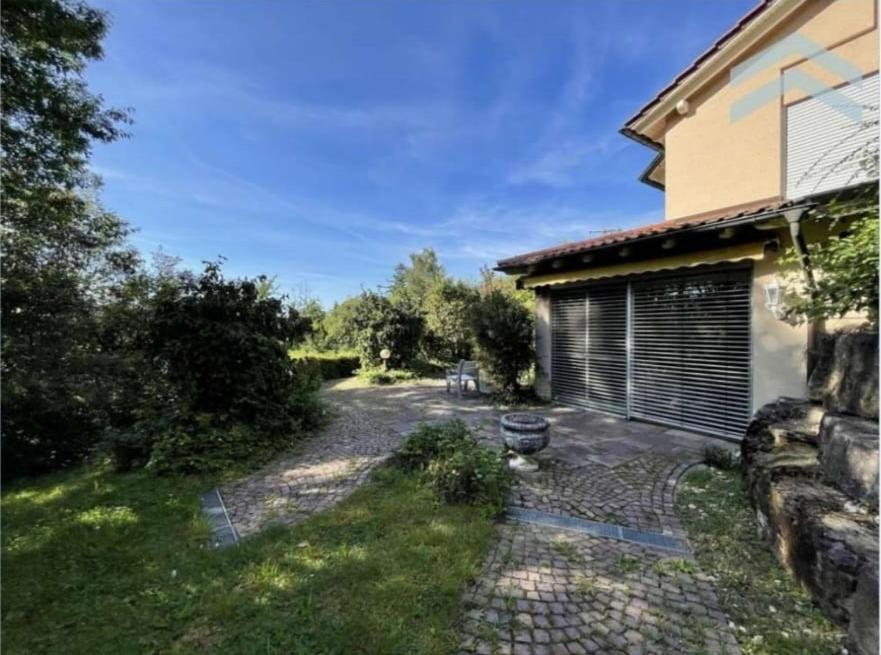 Villa Triumph