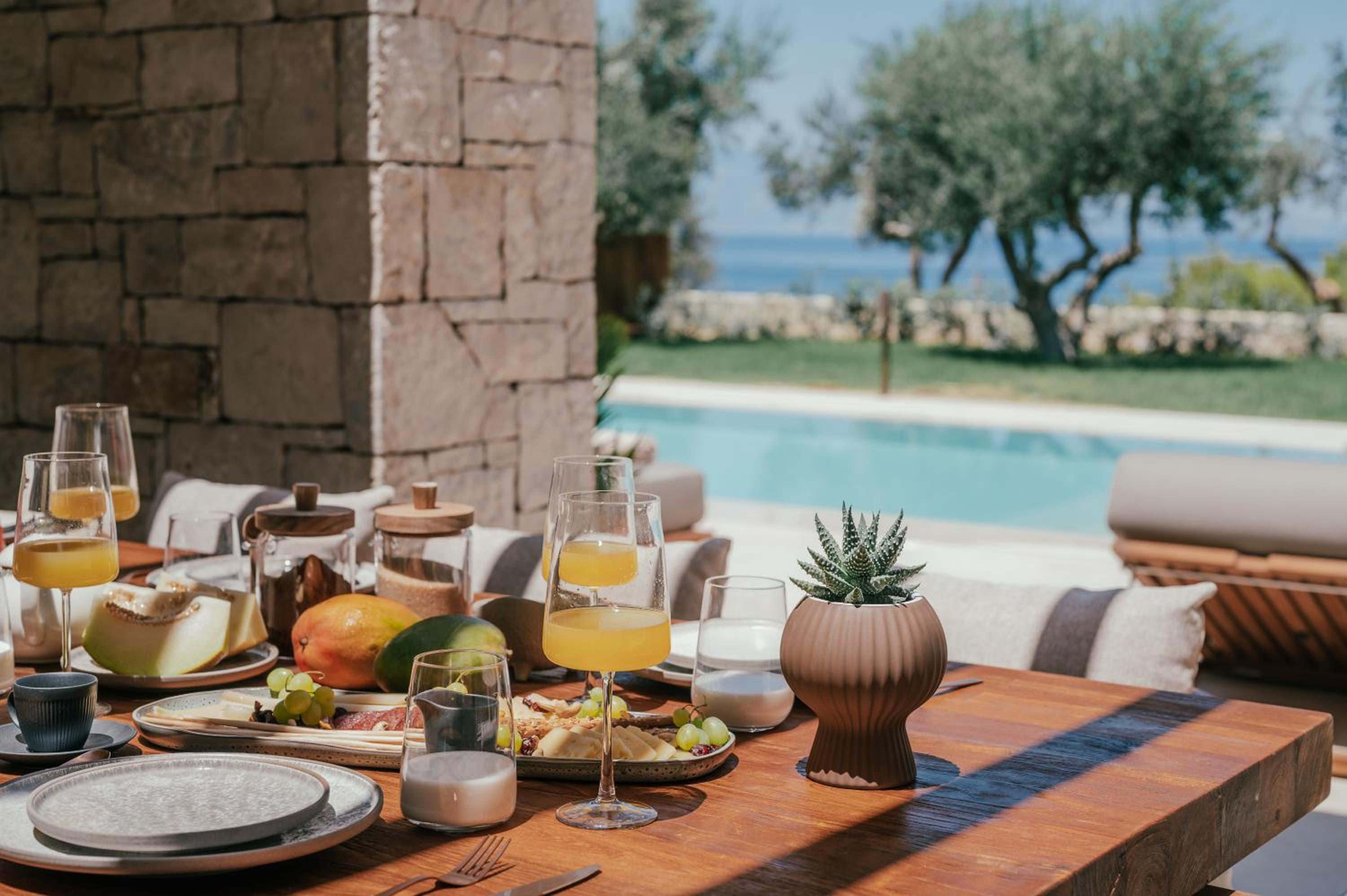 Valerozo Villas - Exclusive Beachside Experience