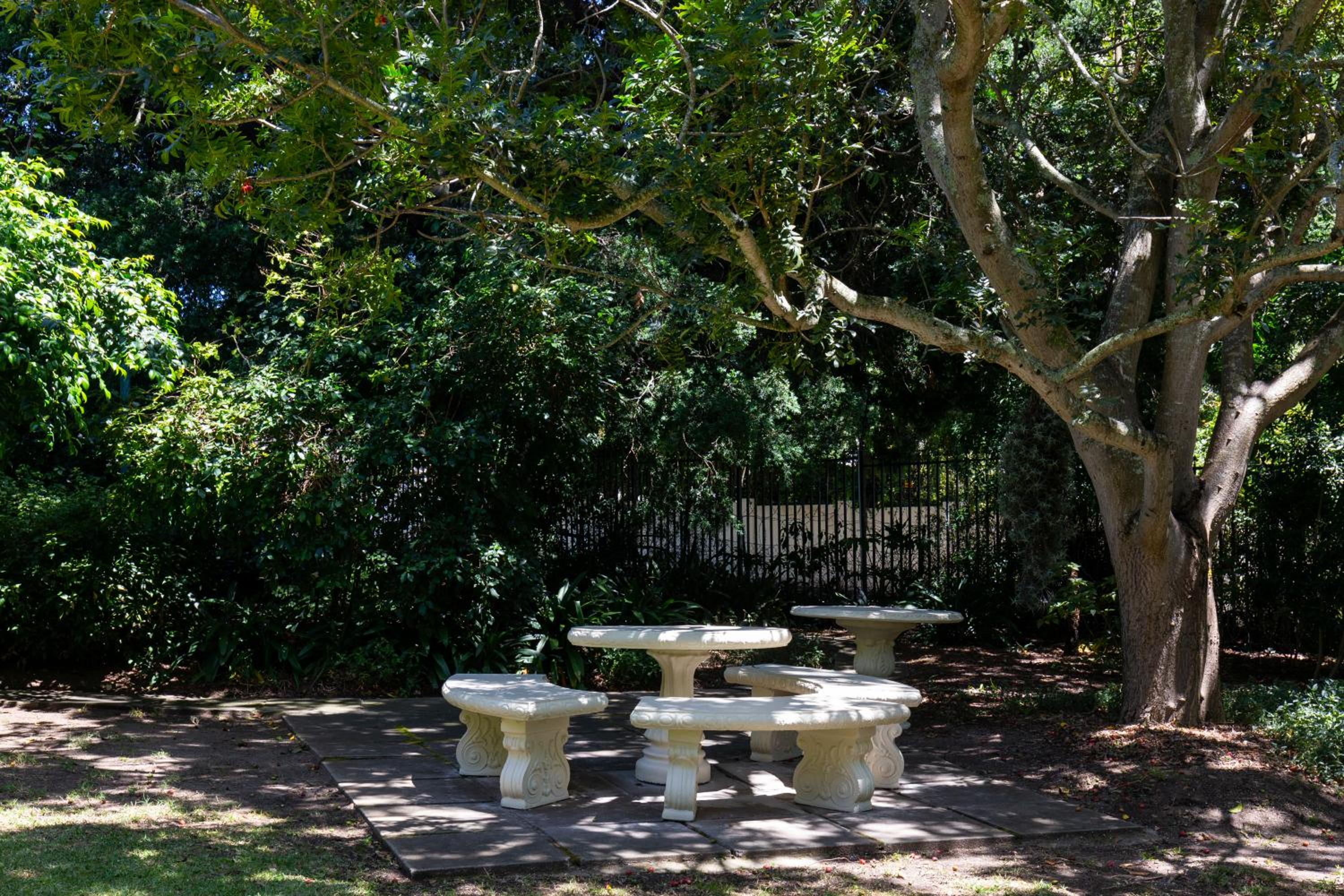 Salisbury Quiet Communal Garden