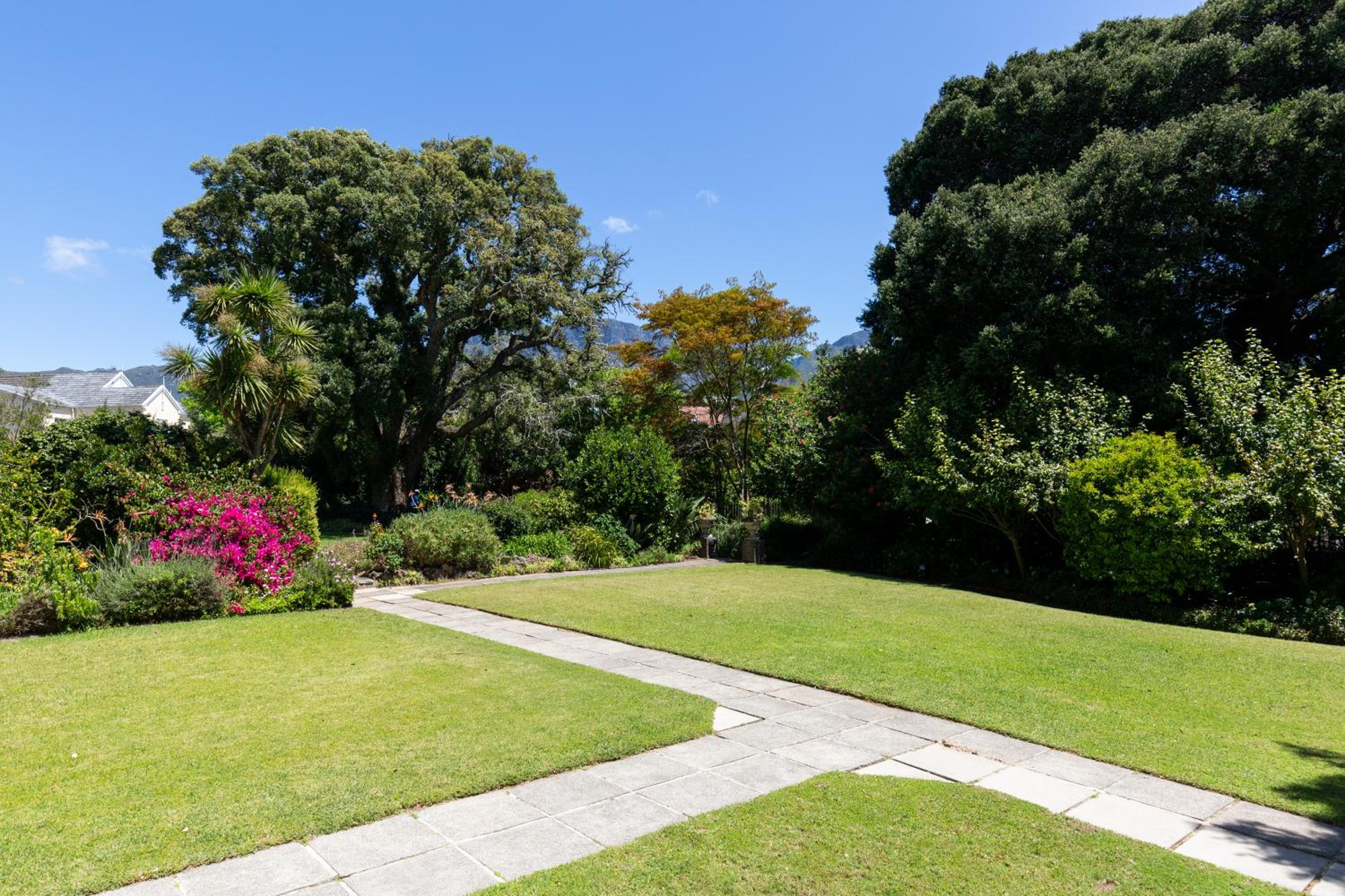 Salisbury Quiet Communal Garden