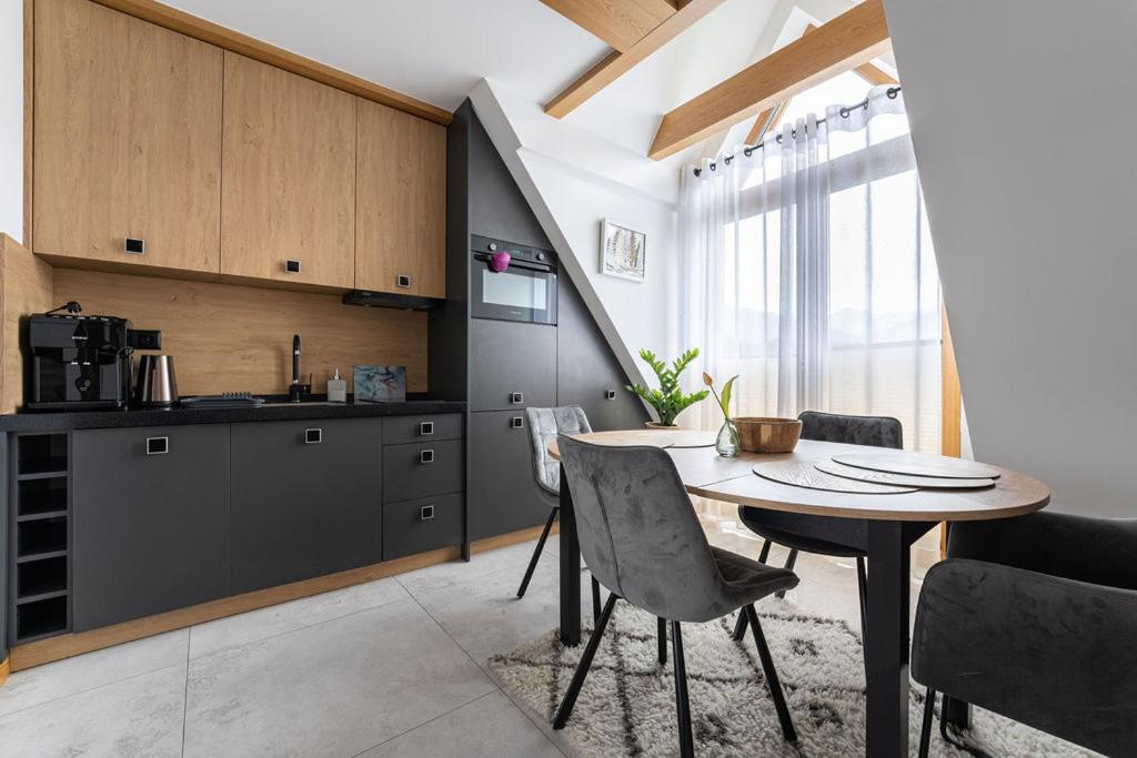 Księżycowe Apartamenty SPA - Mountain View by Golden Apartments