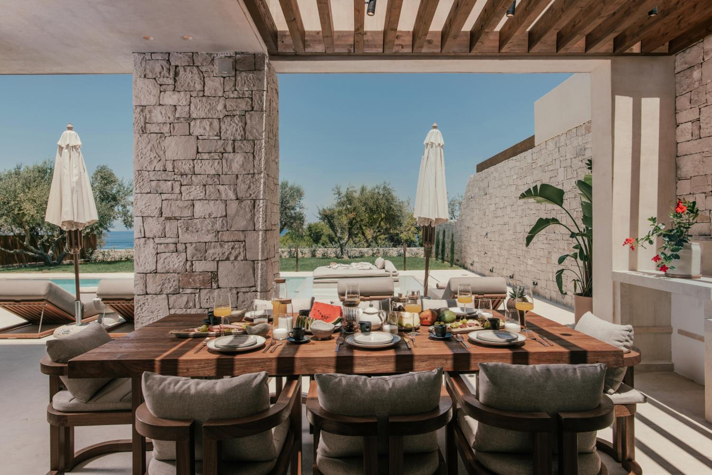 Valerozo Villas - Exclusive Beachside Experience