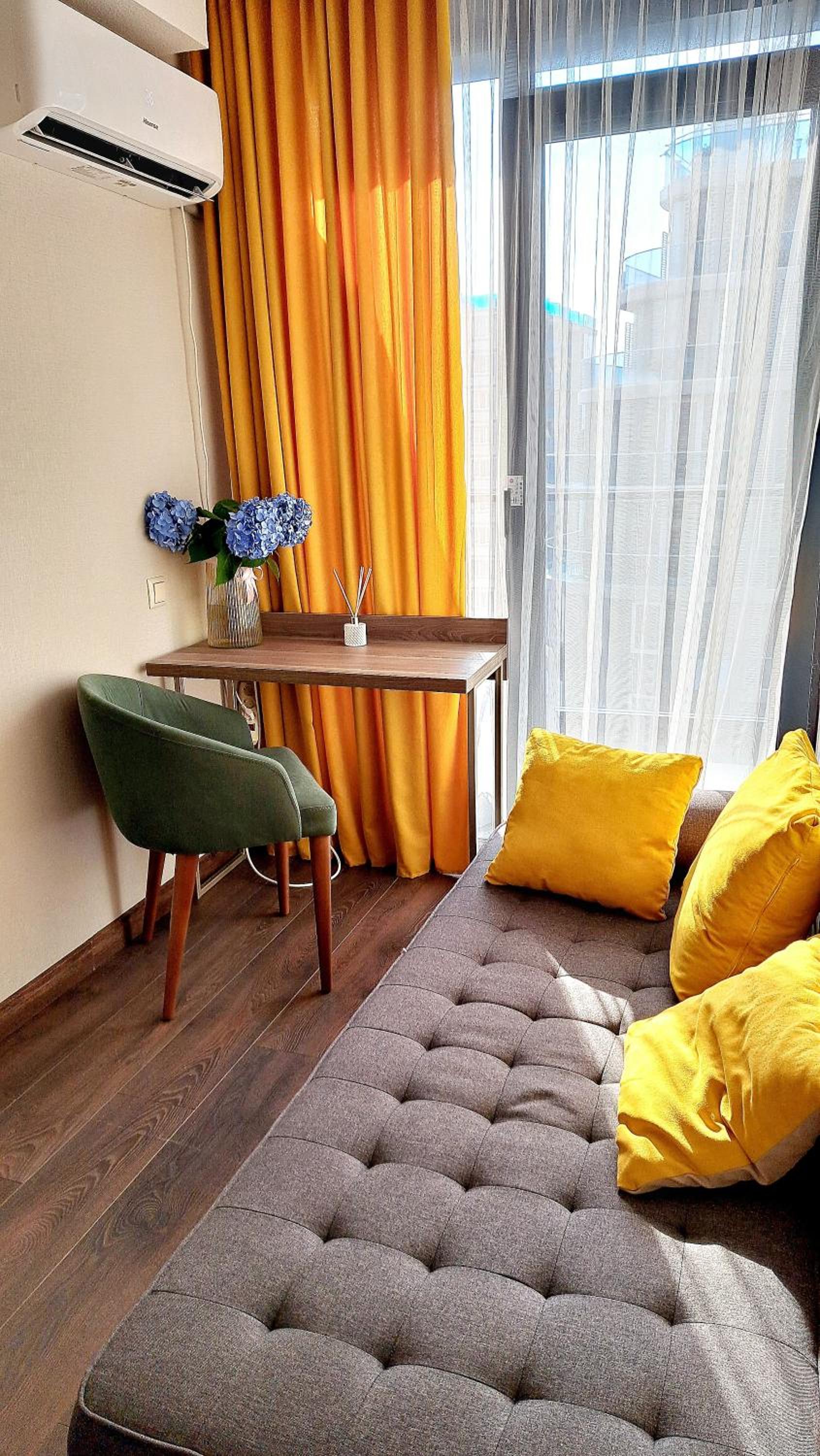 Windham Delux Sunny Apartment