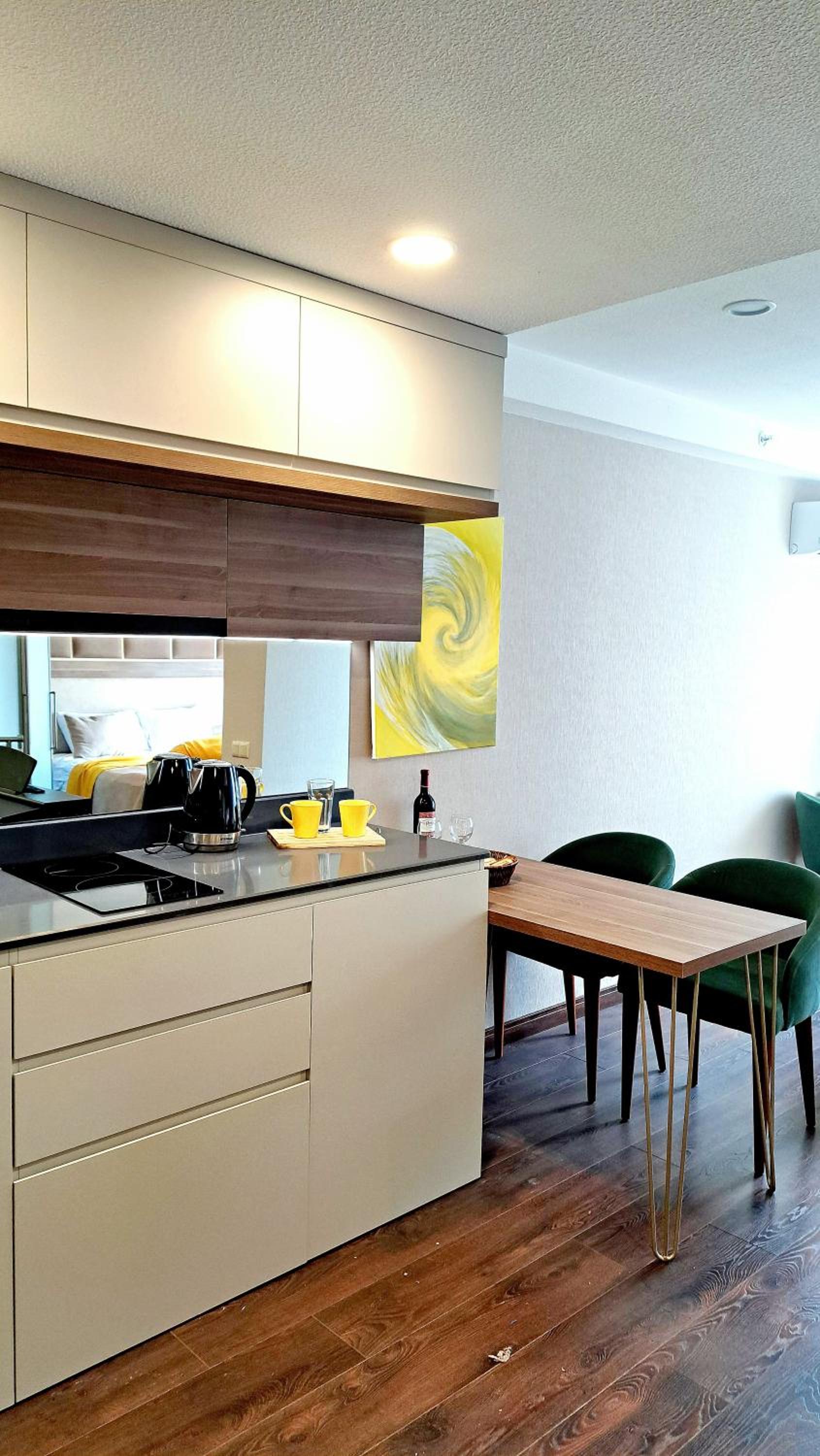 Windham Delux Sunny Apartment