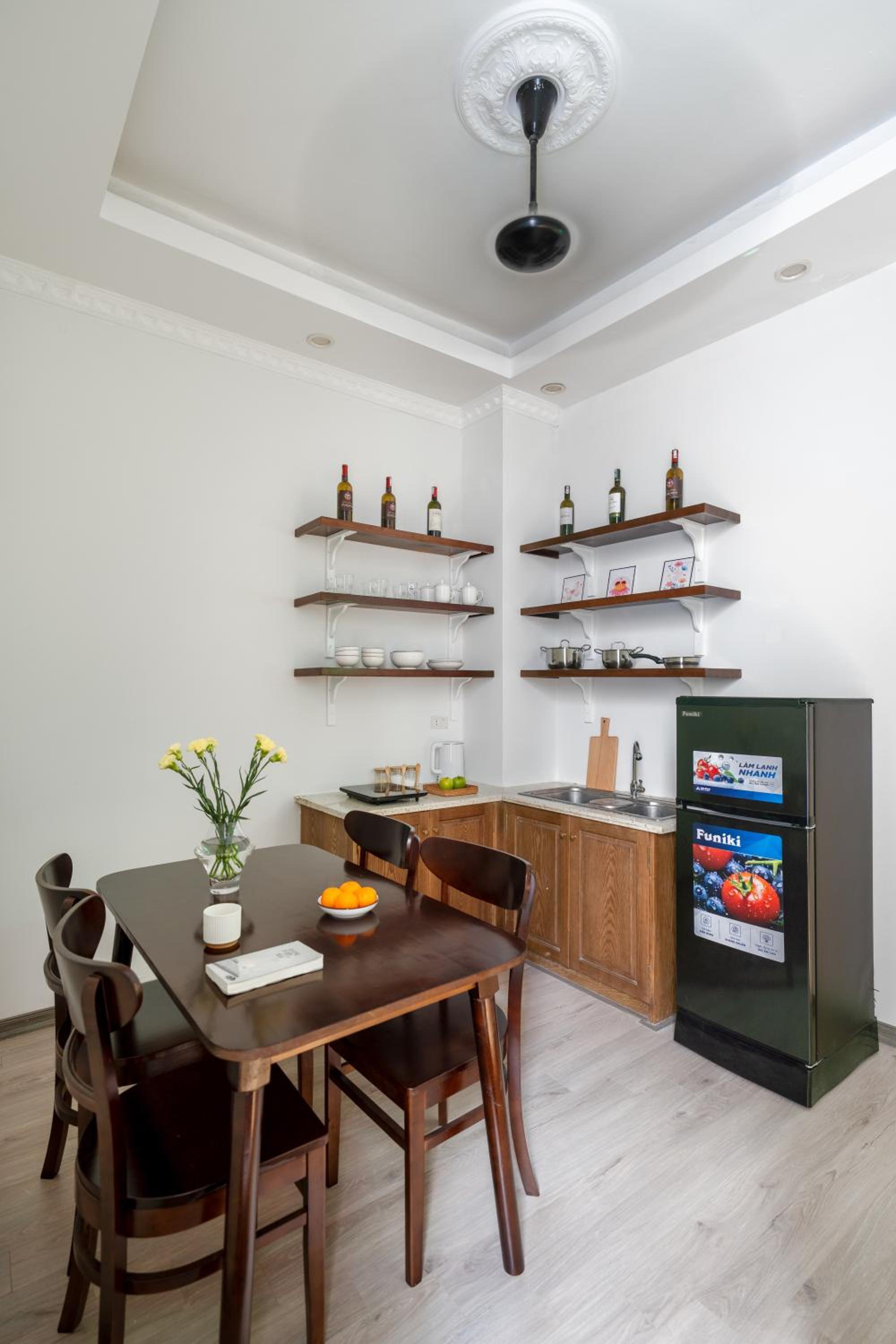 Hanoi Opera Homestay - The Sun Room