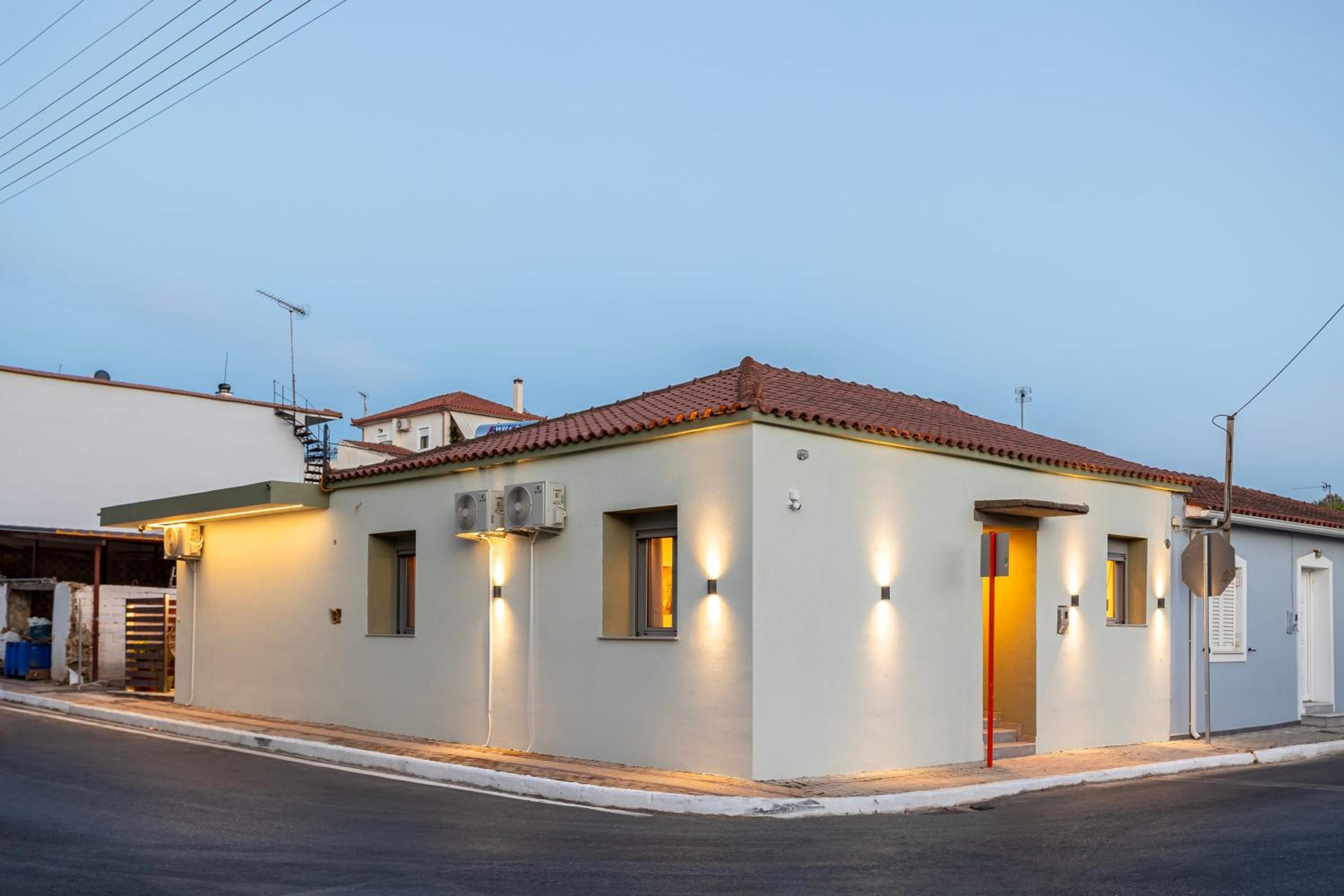 Filiatra Charming Urban Escape Your Cozy Retreat view 3
