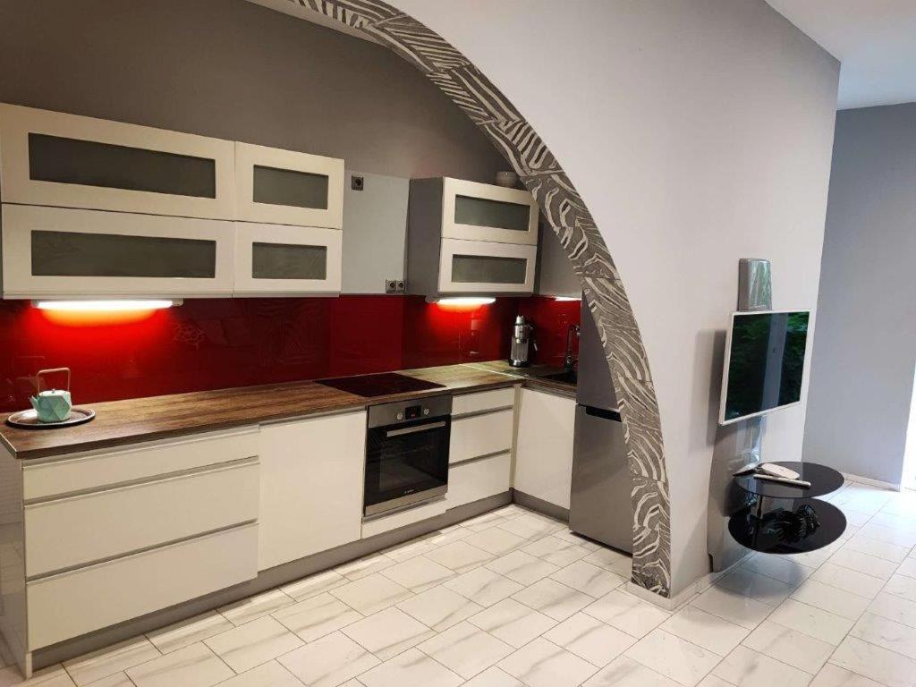 Central Vienna Apartment with unique 40m2 city garden & self check in