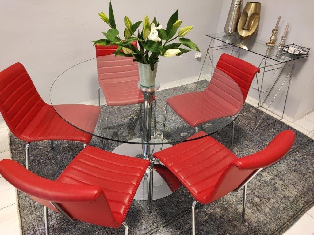 Central Vienna Apartment with unique 40m2 city garden & self check in