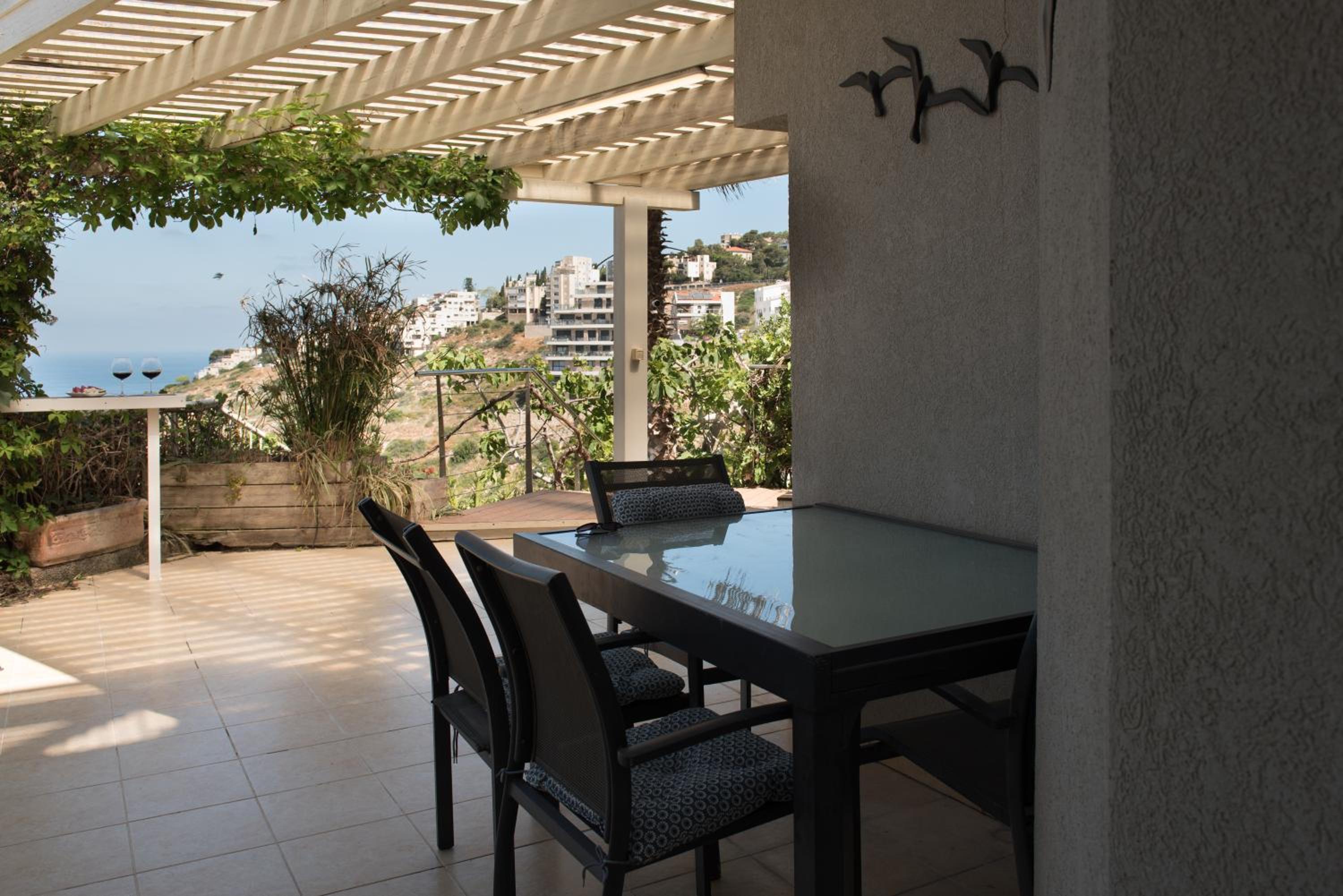 Wallenberg Oasis Apartments Haifa view 3