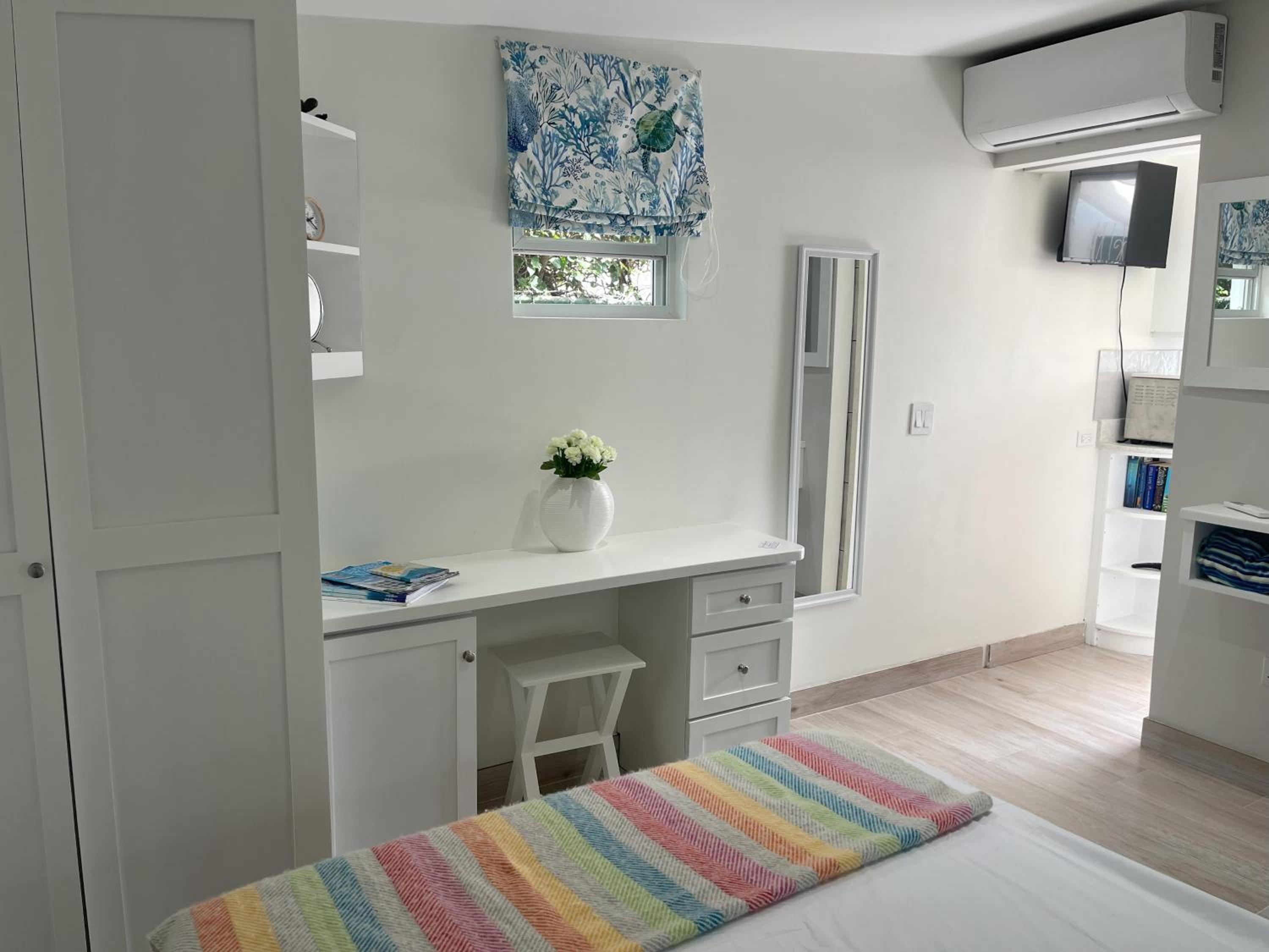 The Pod, access to Pool & Beach Club, Sunset Crest