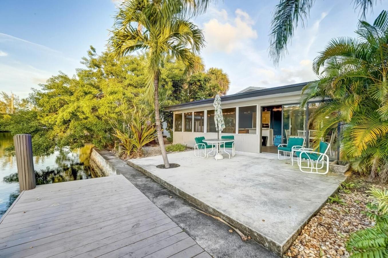Waterfront Apartment Private Patio Pool