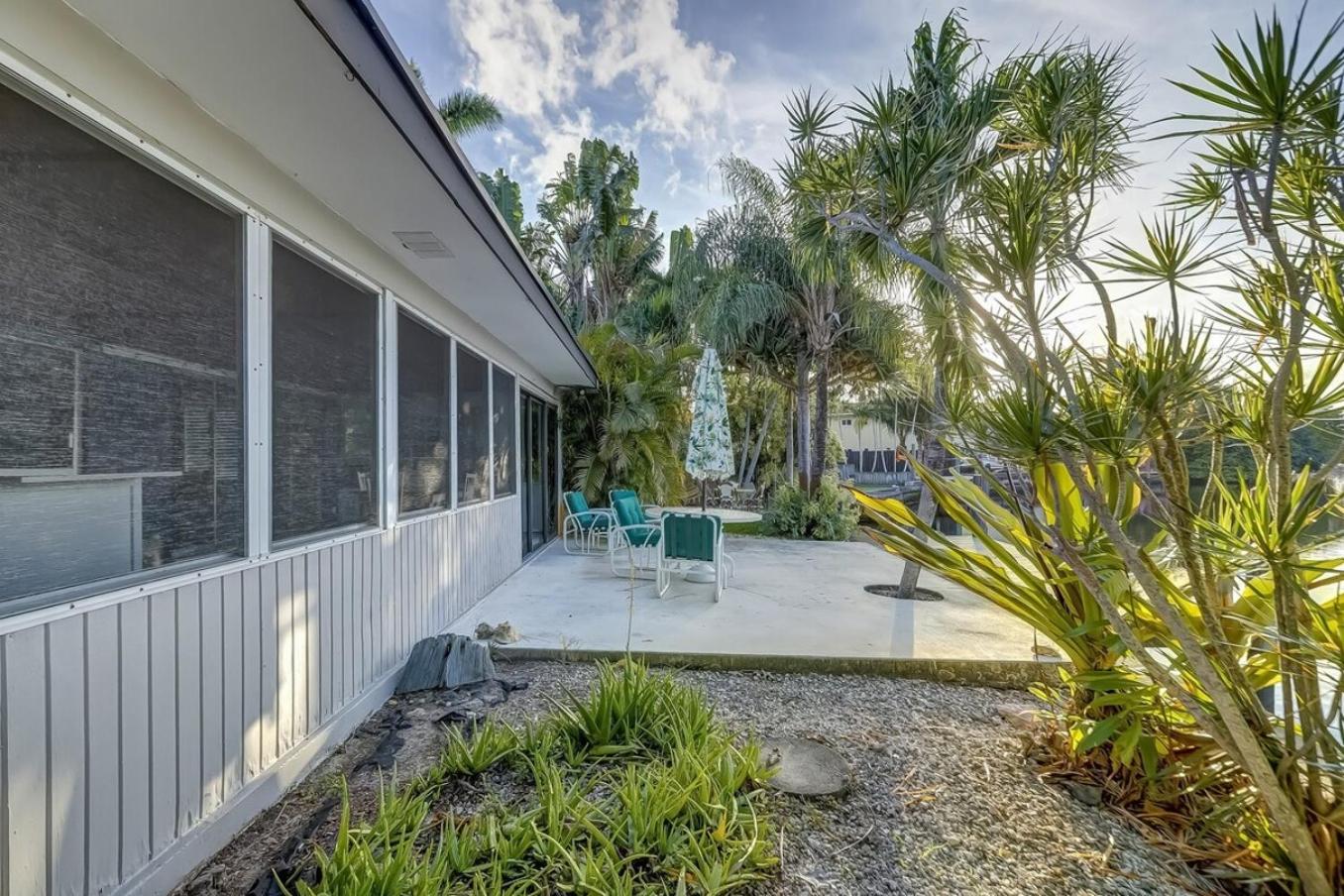 Waterfront Apartment Private Patio Pool