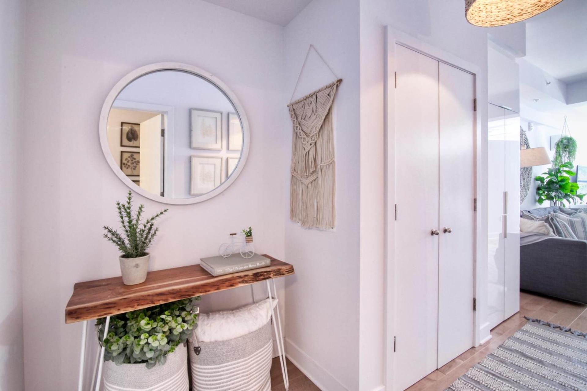 New Loft Views Free Parking
