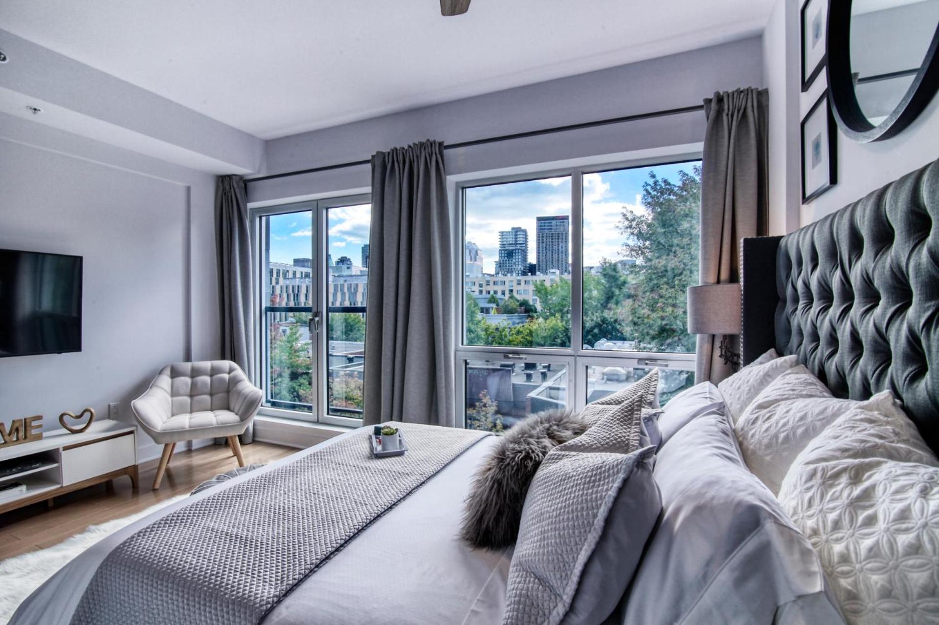 New Loft Views Free Parking