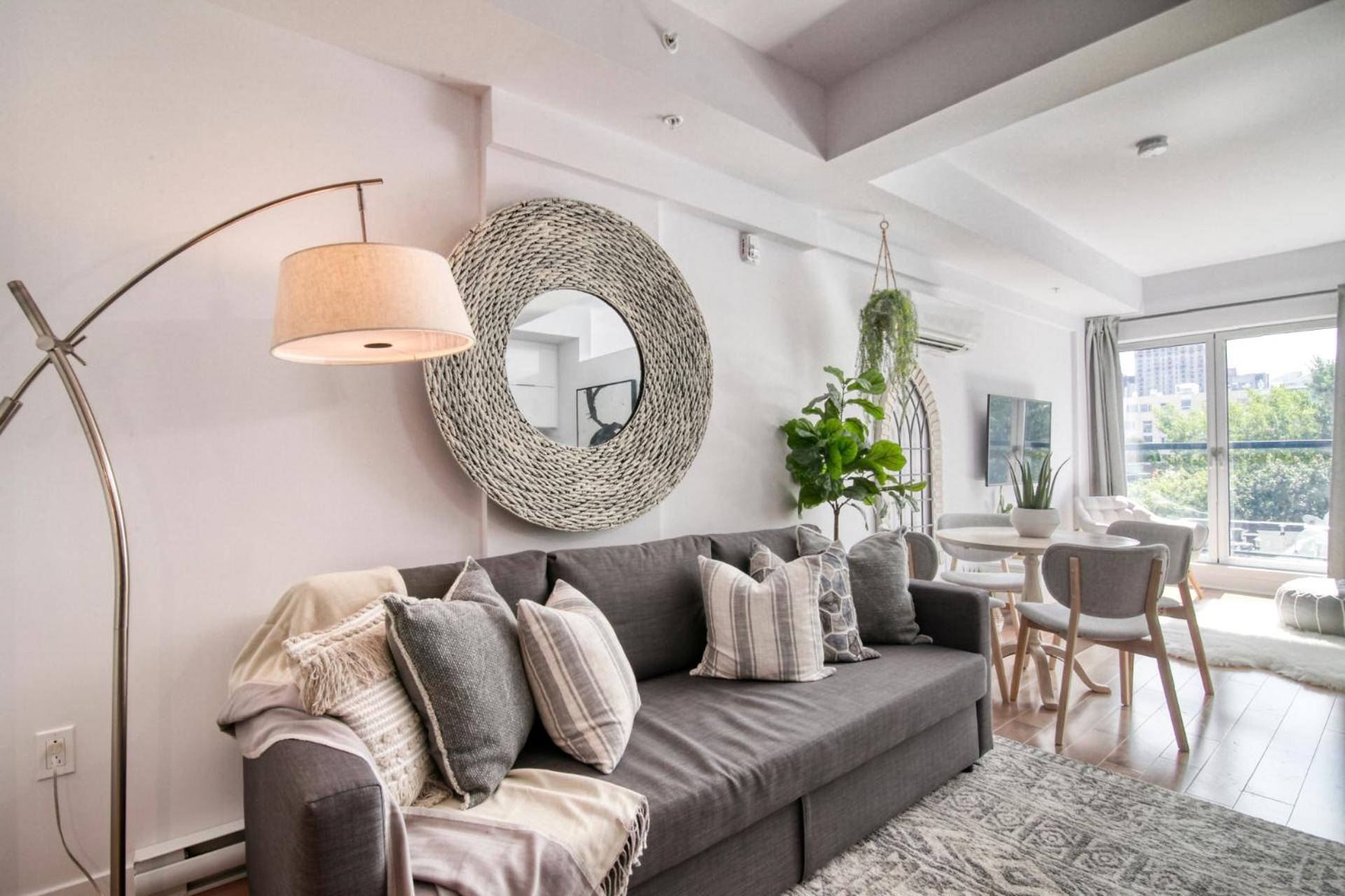 New Loft Views Free Parking