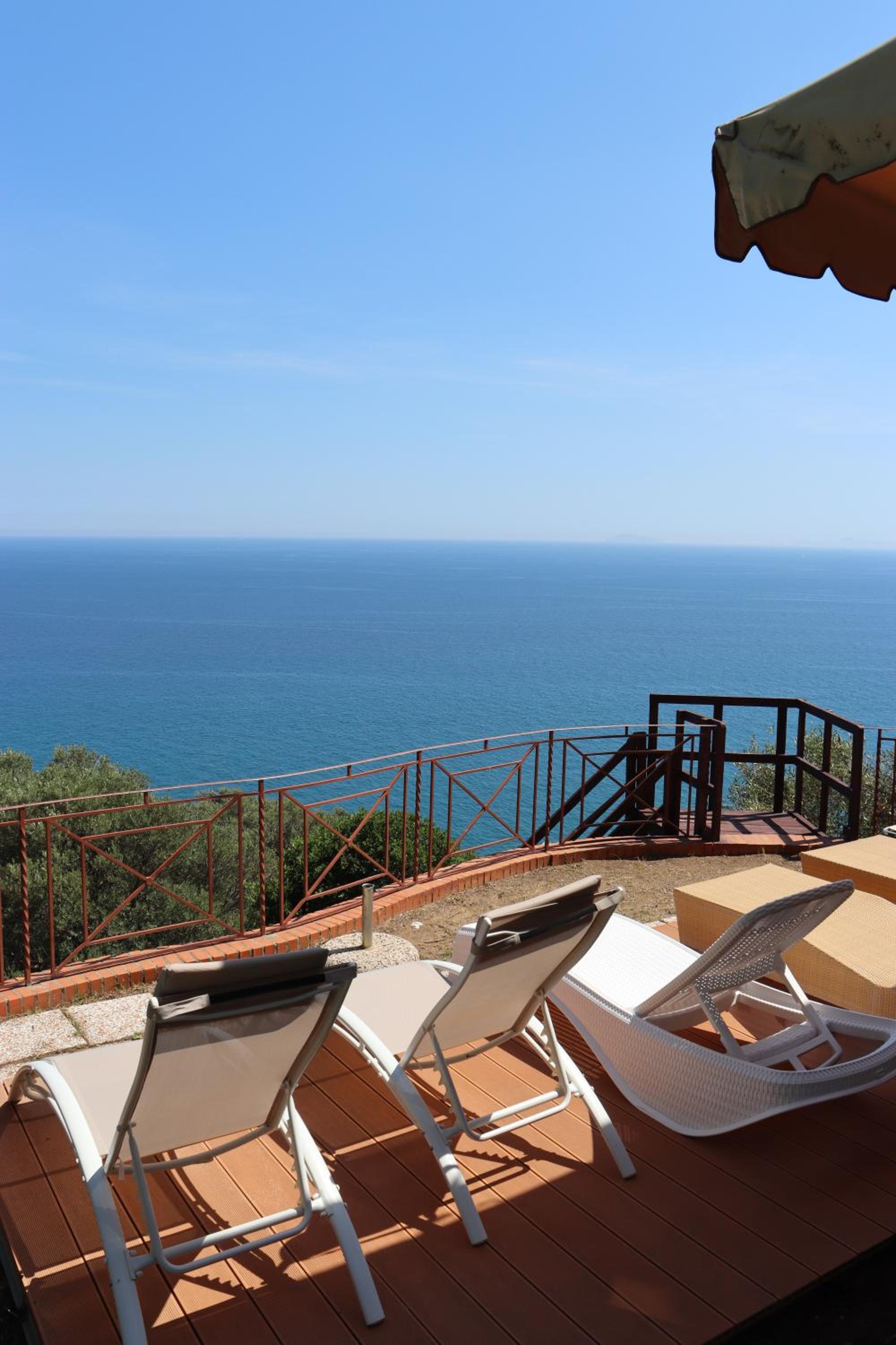 Villa l'Infinito view 3