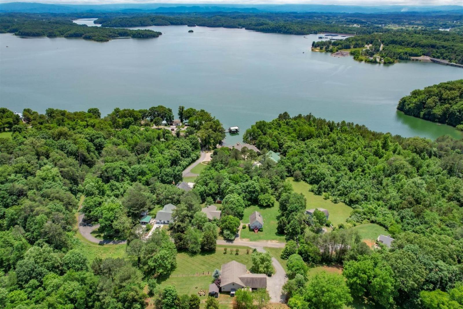 Mountain View Lake House Hot Tub, Home Theater, Game Room, Fire Pit, Pet Friendly view 5