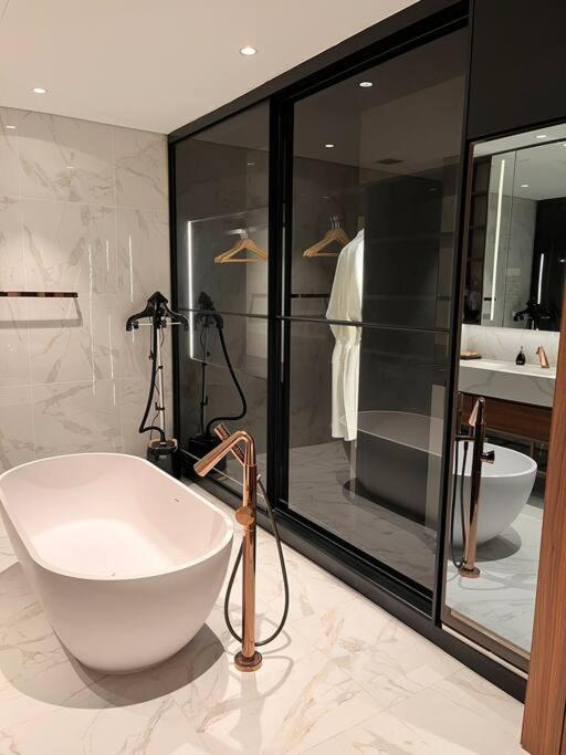 Metropole The Crest 3BR D2 city view 5 quality