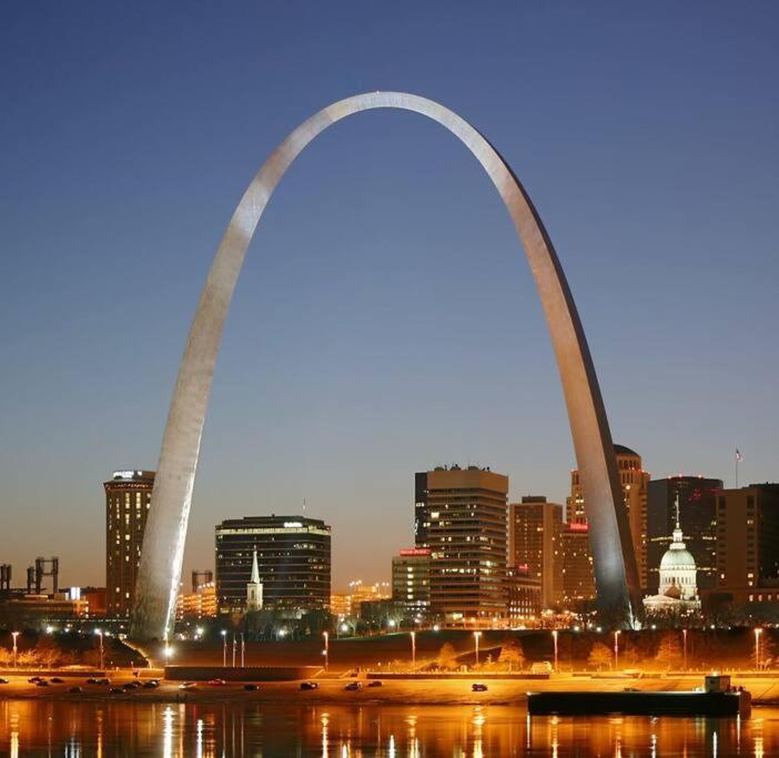 1BR with WD Americas Center Downtown - Property Image 16