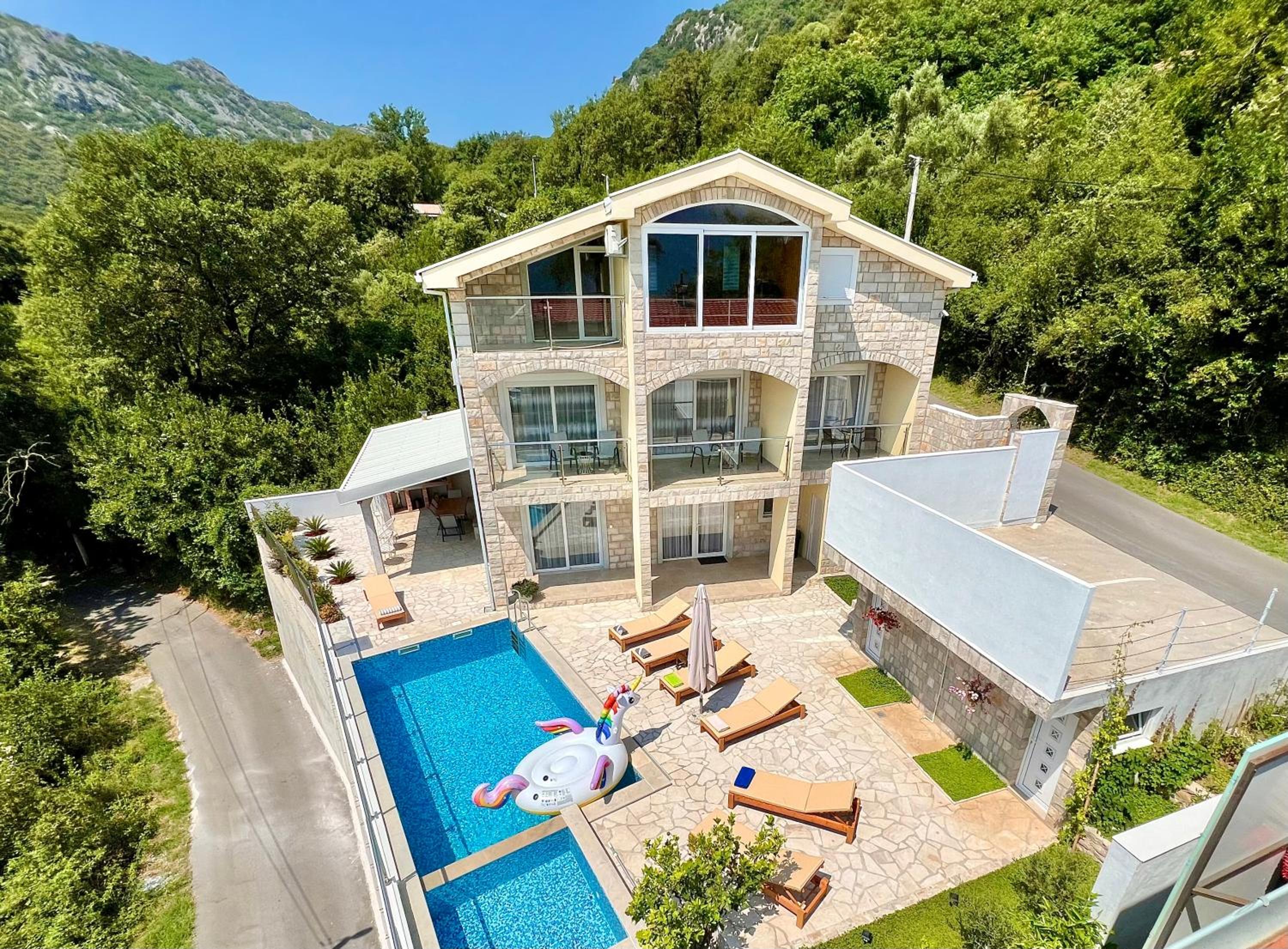 Villa Maki