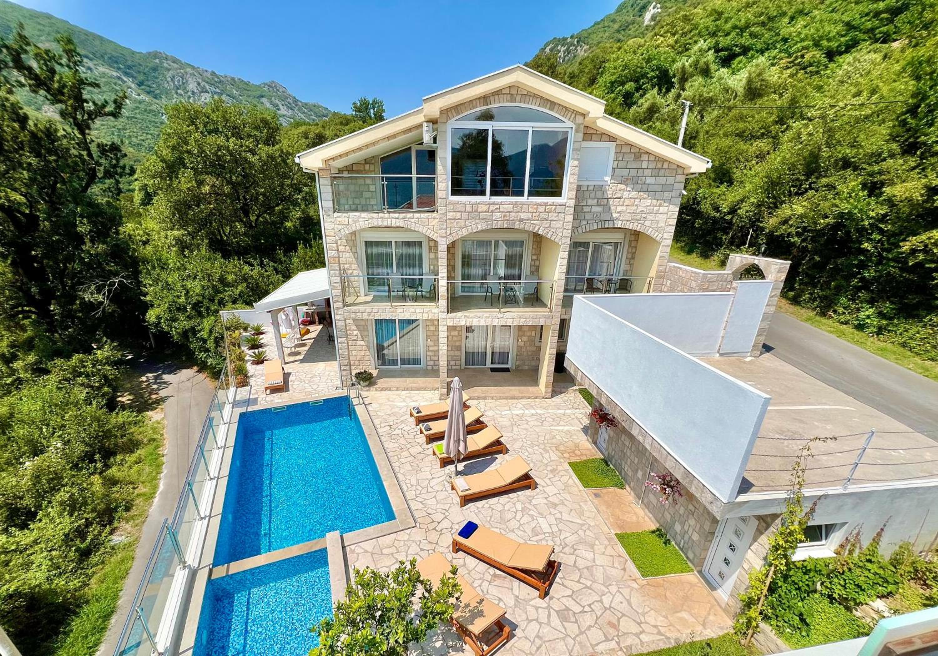 Villa Maki