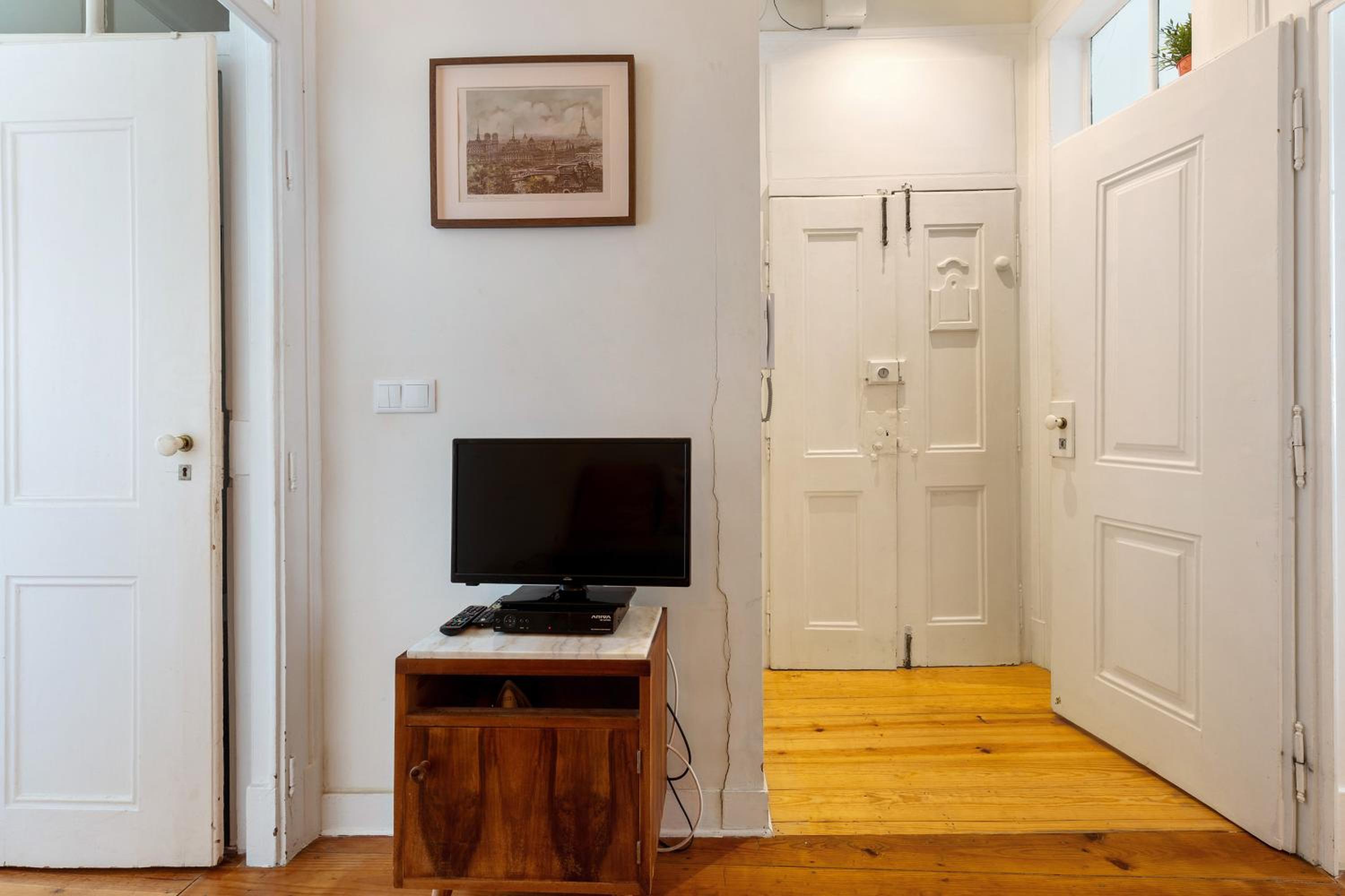 Mouraria Flat 1D By Insighthome view 3
