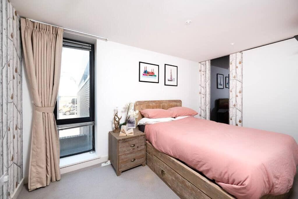 Chic City Living in Stratford a Cozy 2BR Flat